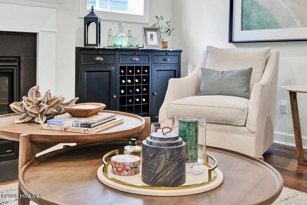 100558129 | Photo 17