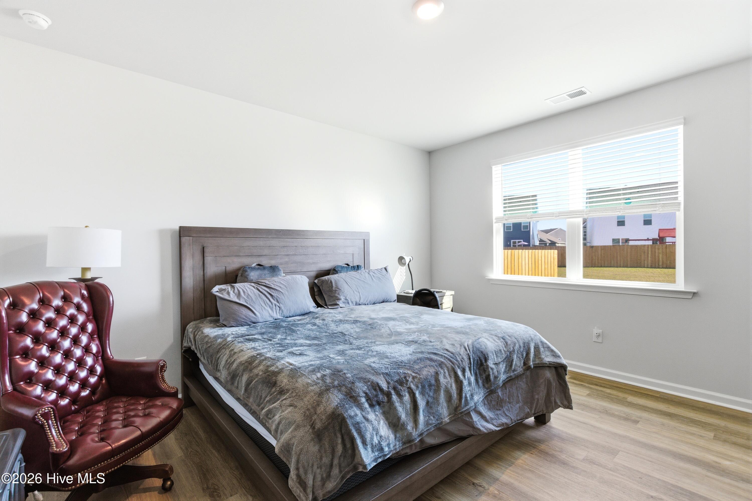 100563047 | Photo 30