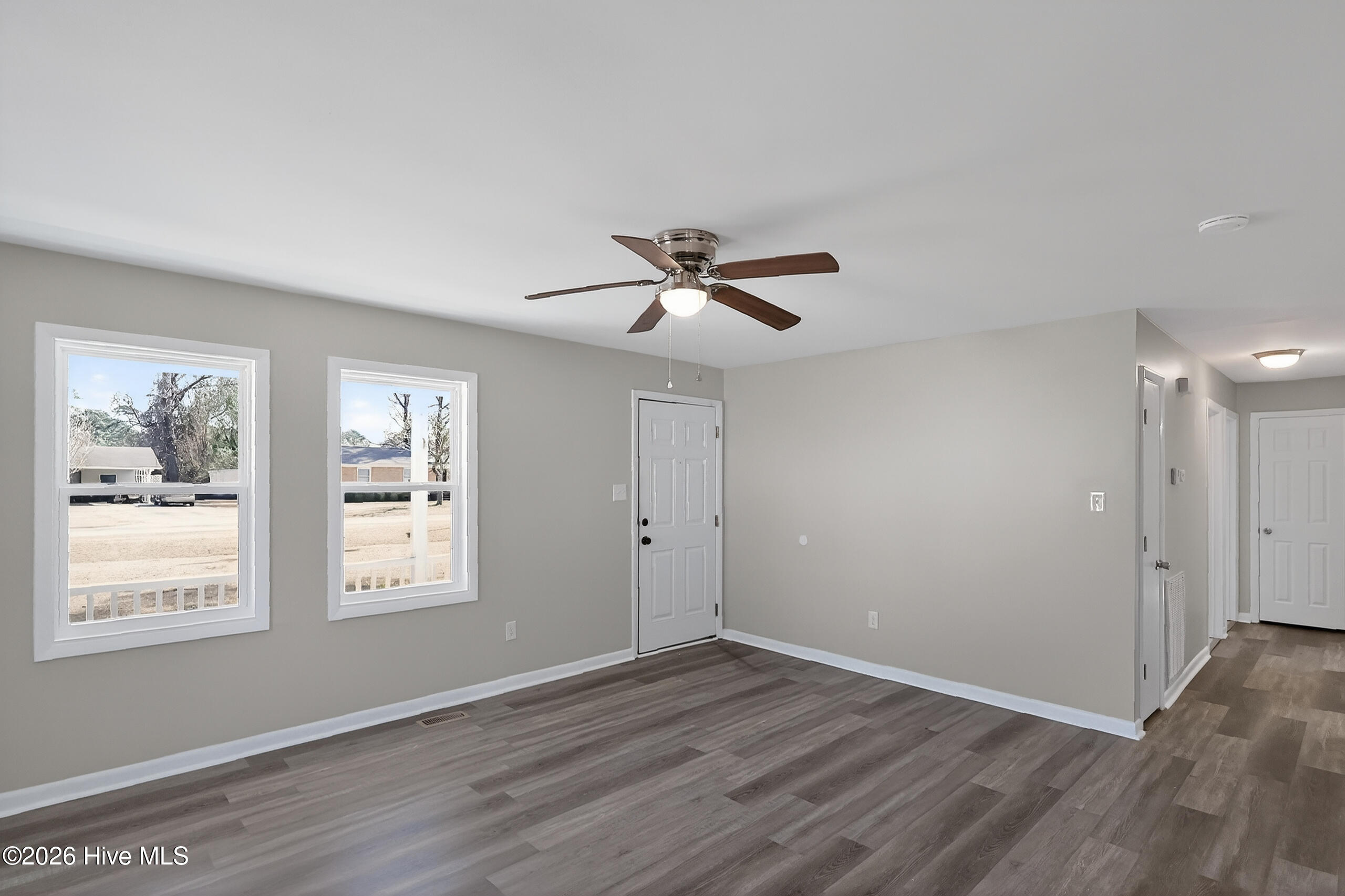 100557276 | Photo 22