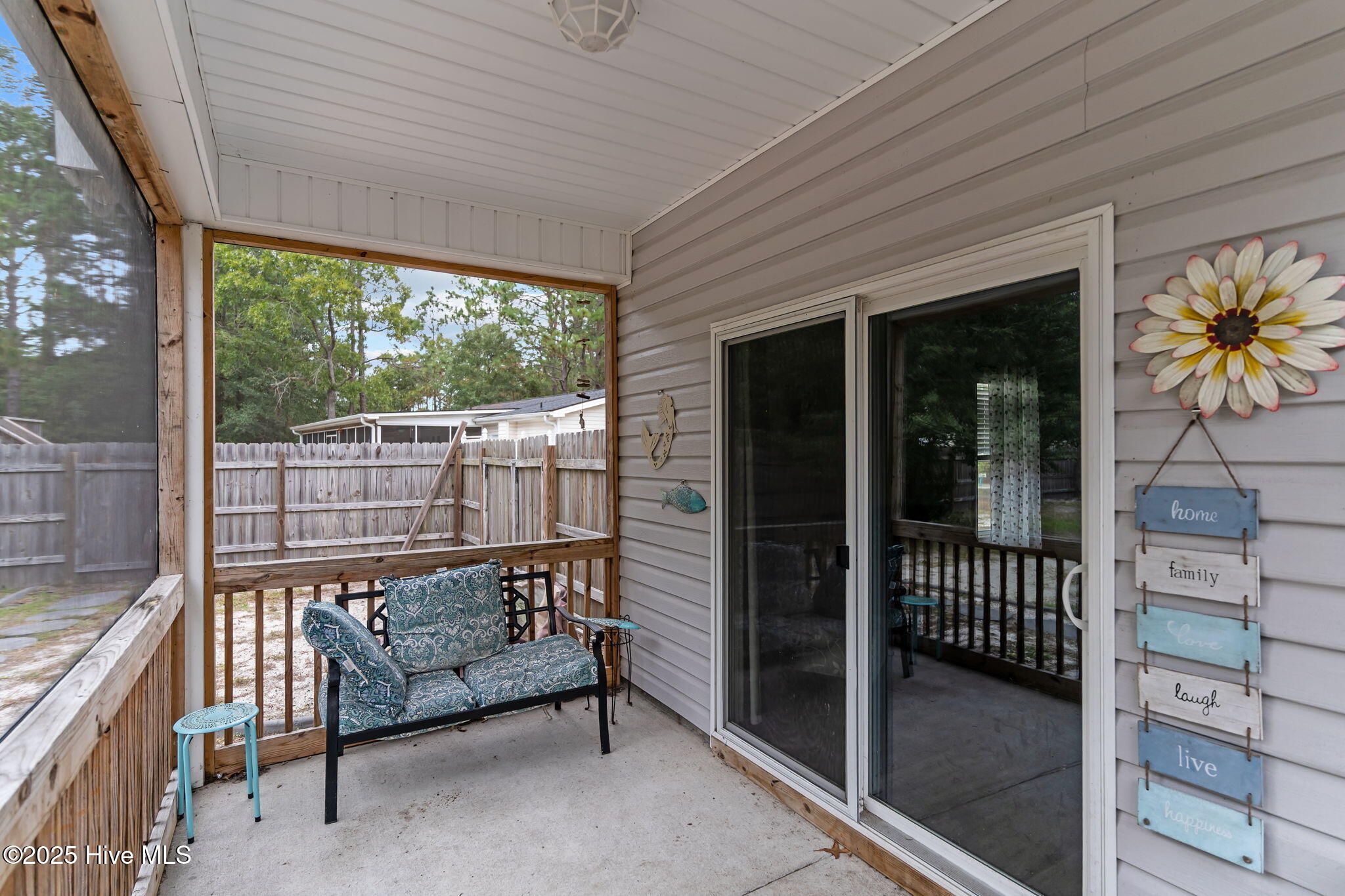 100537079 | Photo 38