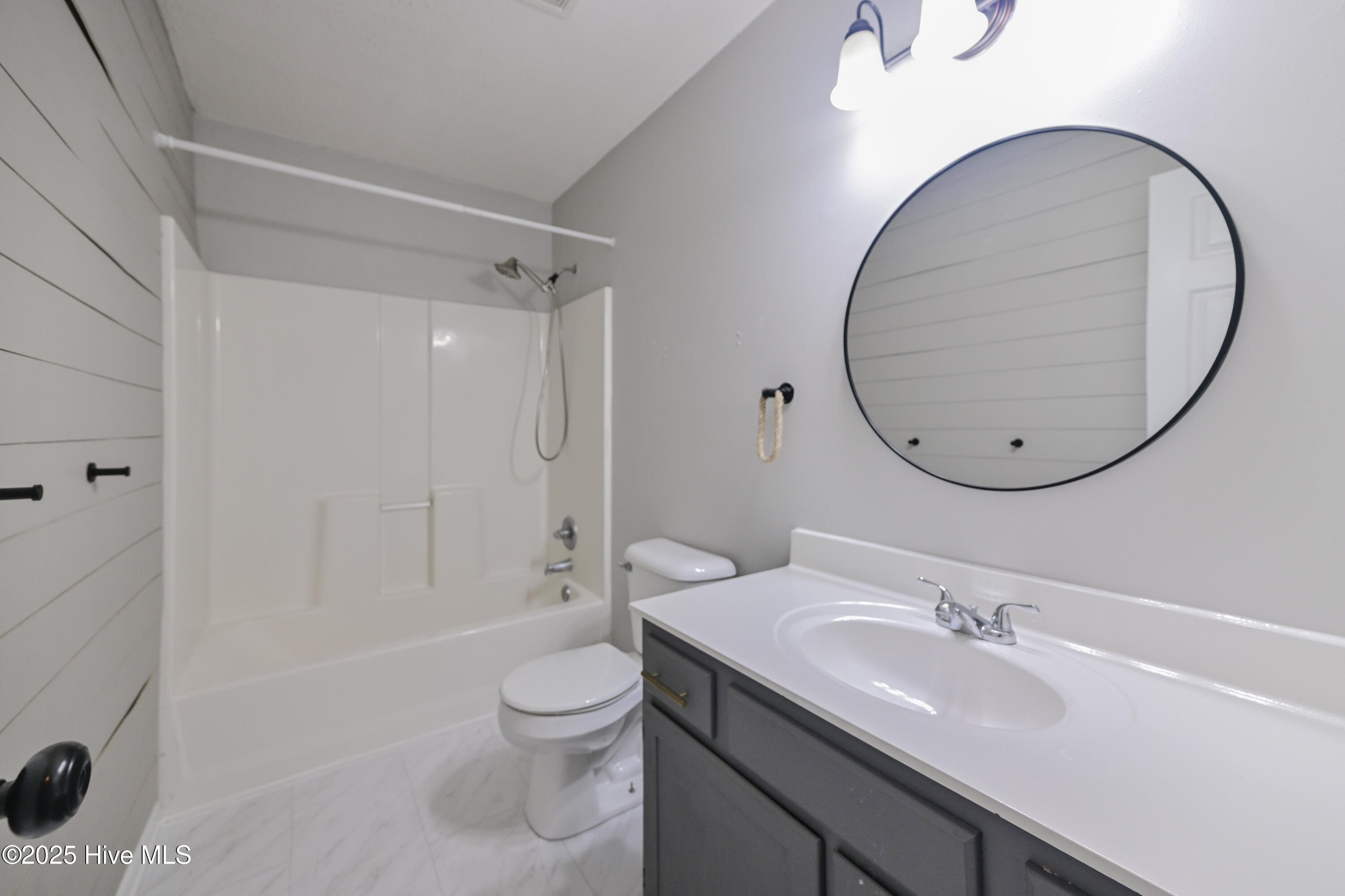 100523748 | Photo 34