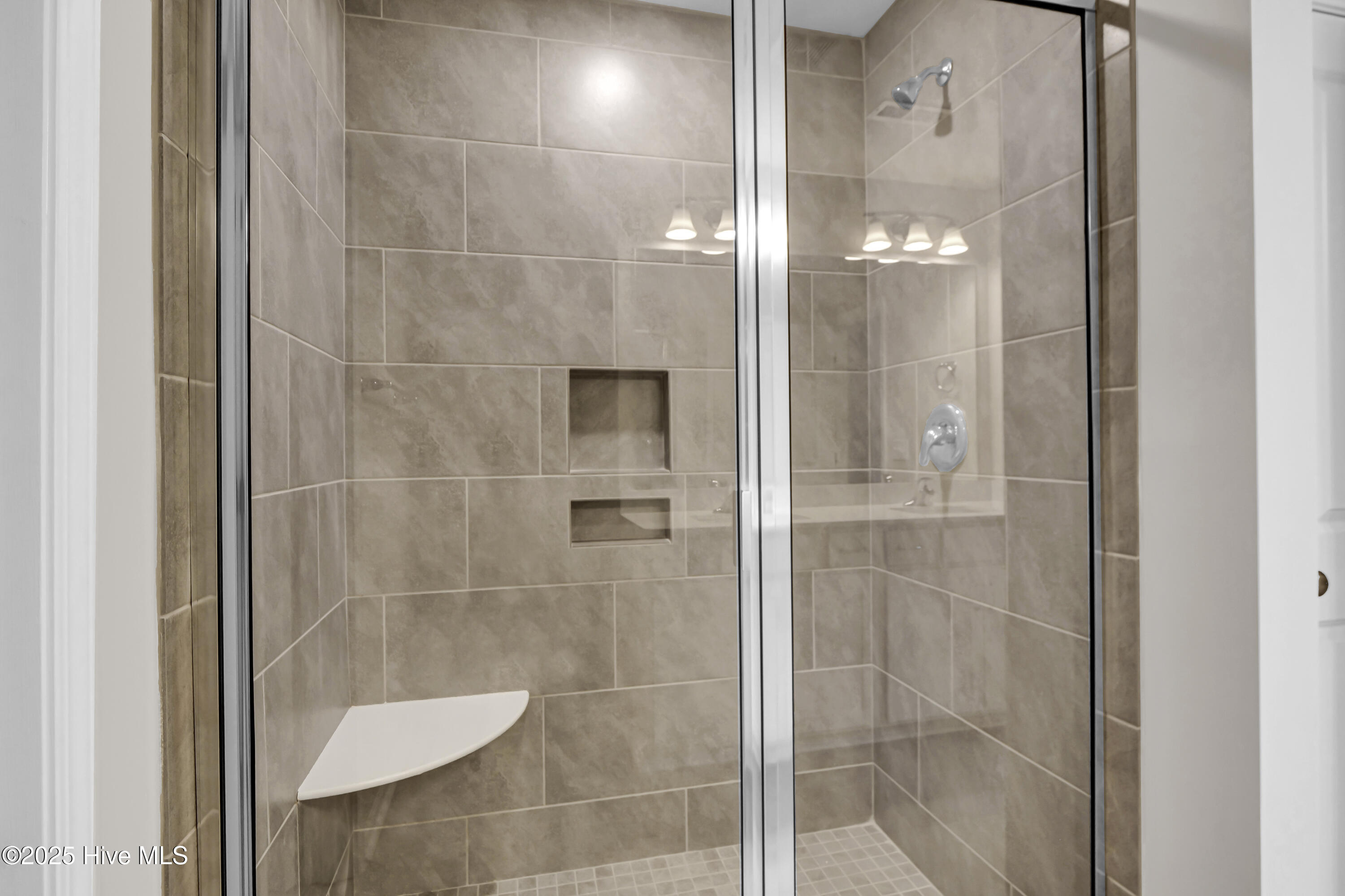 100514629 | Photo 19