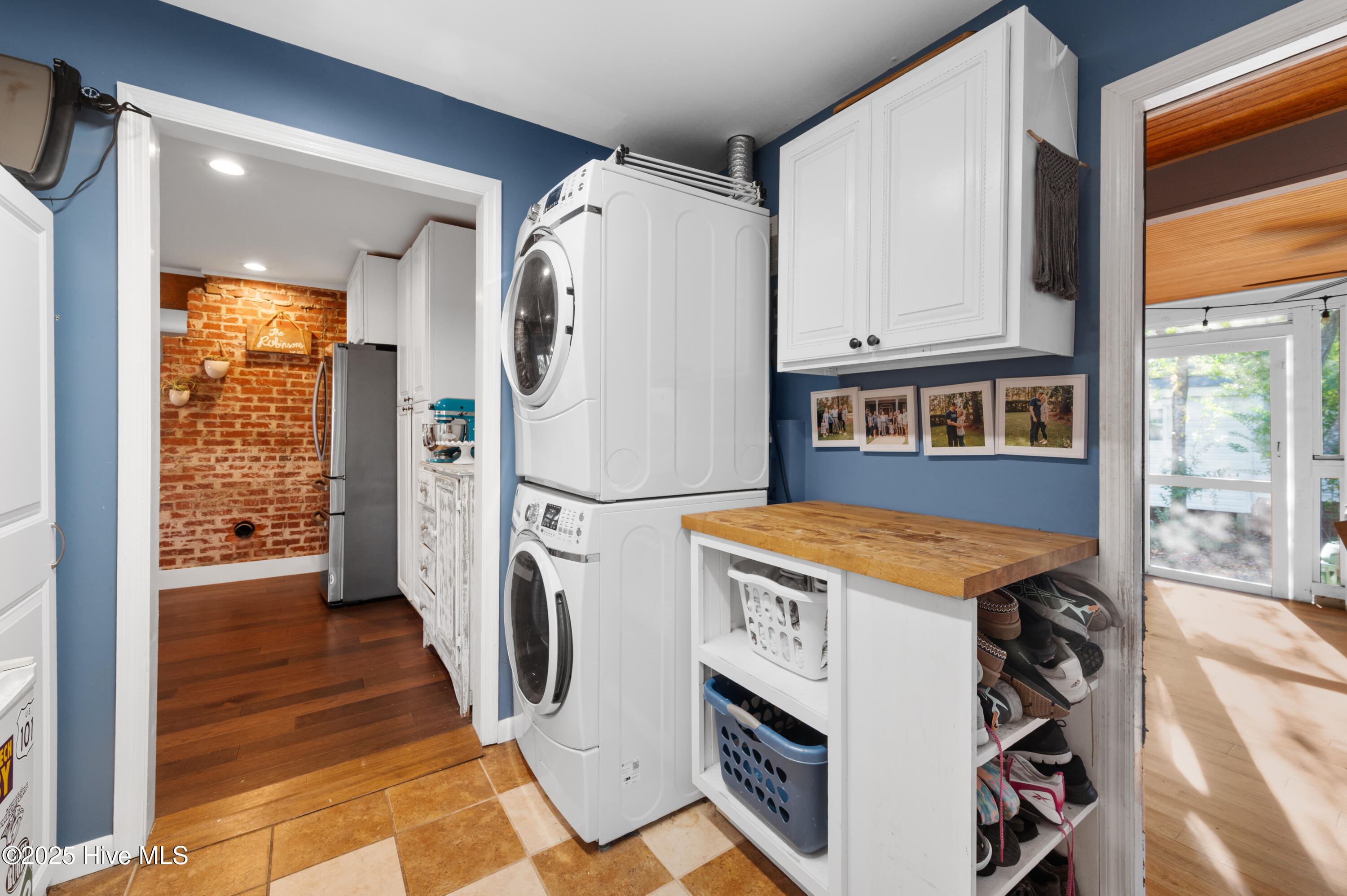 100542345 | Photo 27