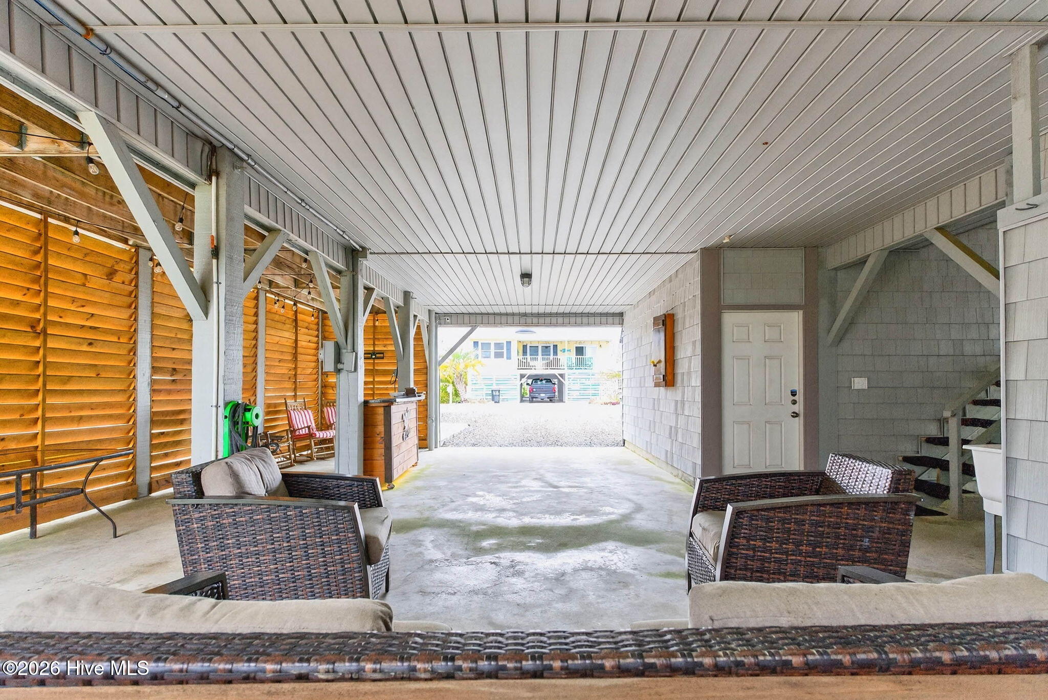 100565816 | Photo 57