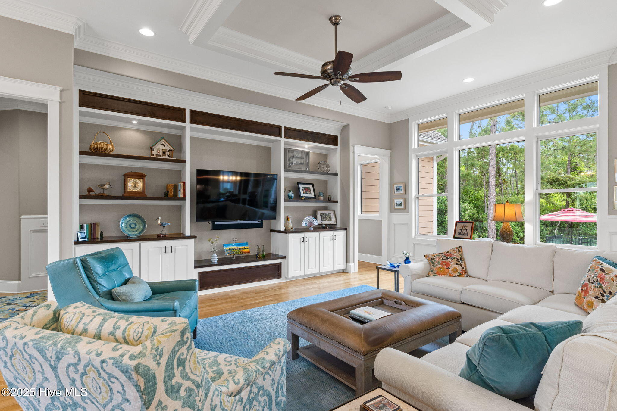 100562401 | Photo 26