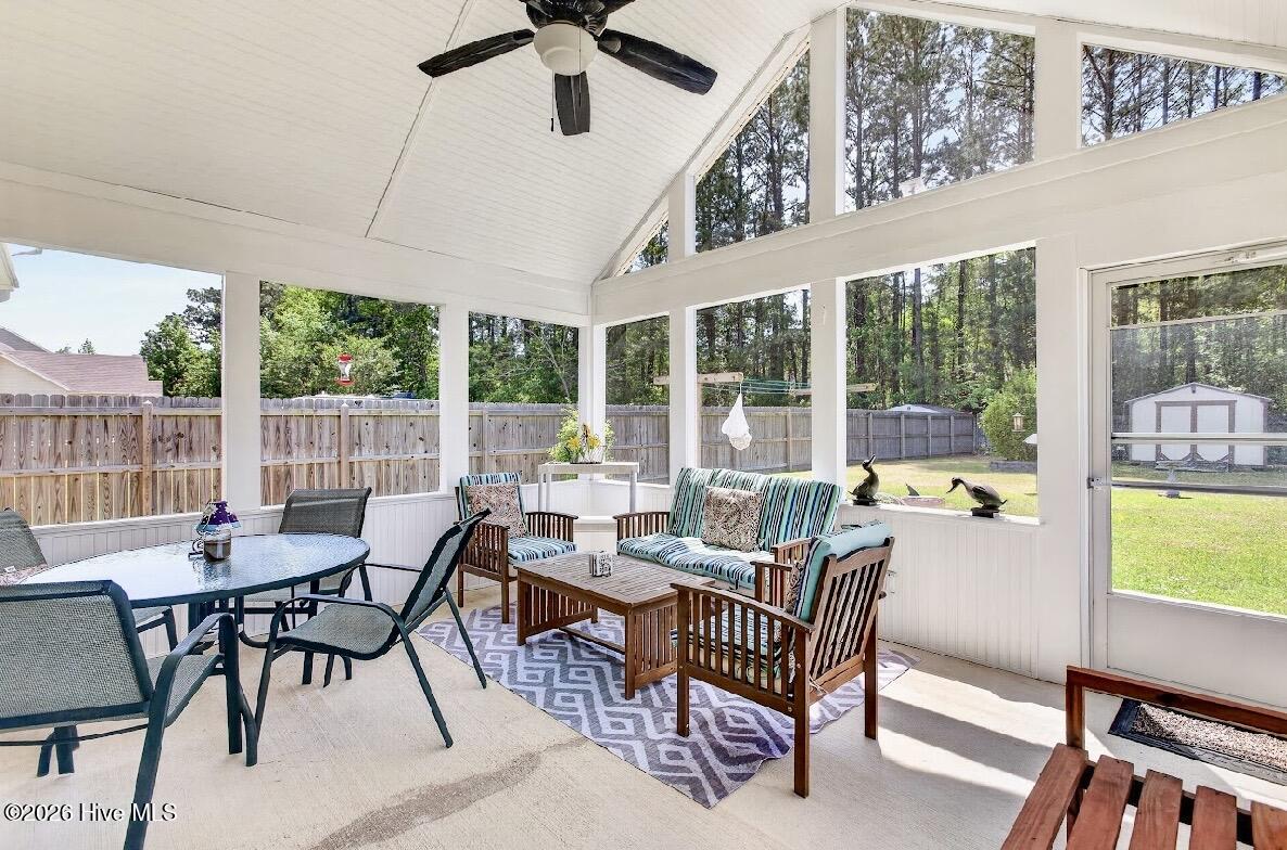 100567713 | Photo 19