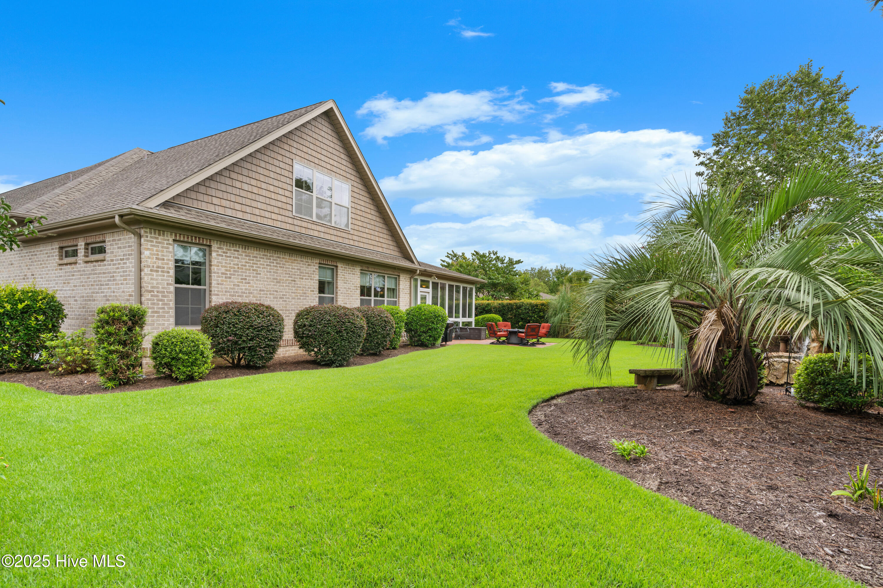 100525197 | Photo 50