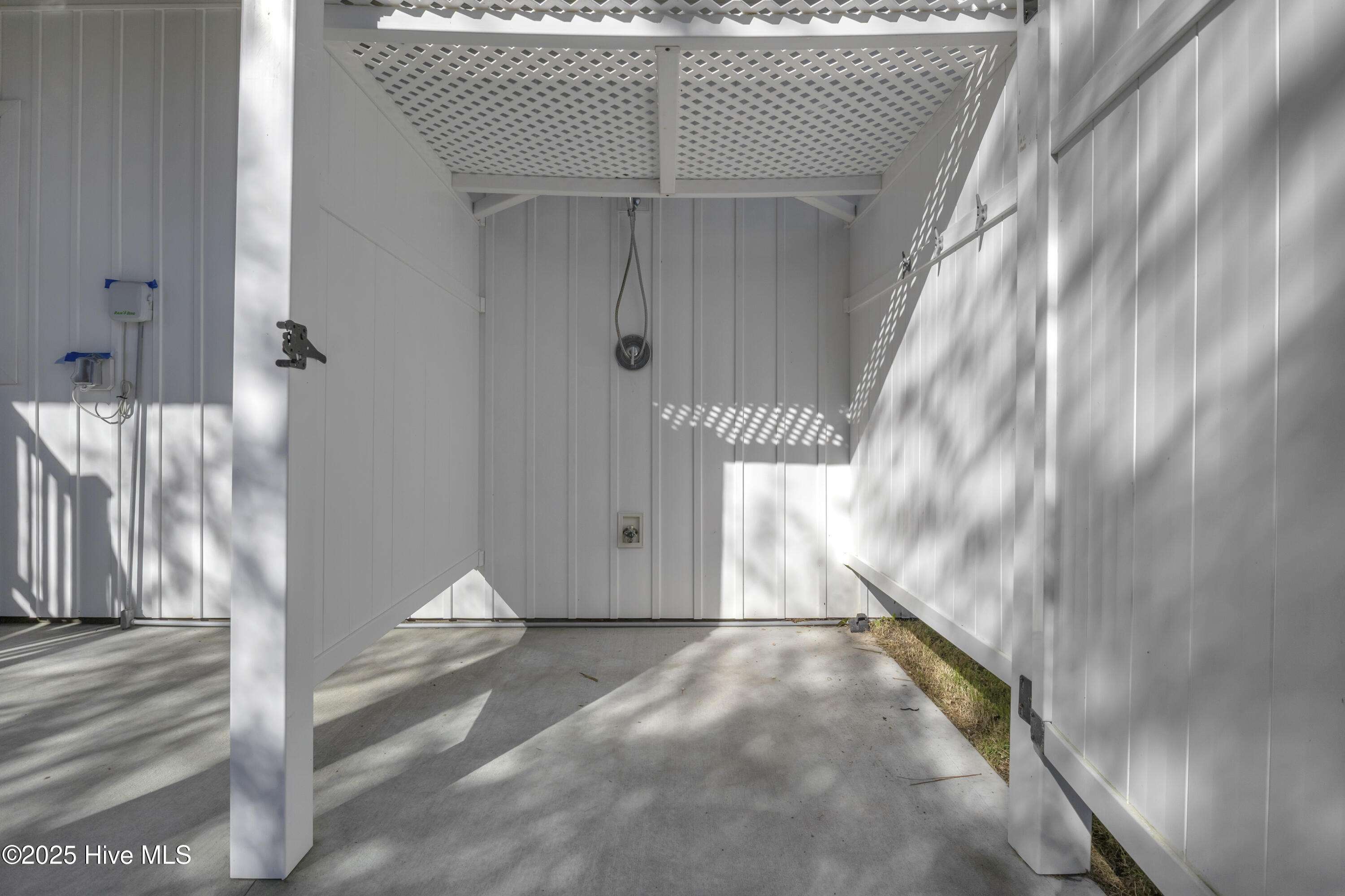 100540464 | Photo 73