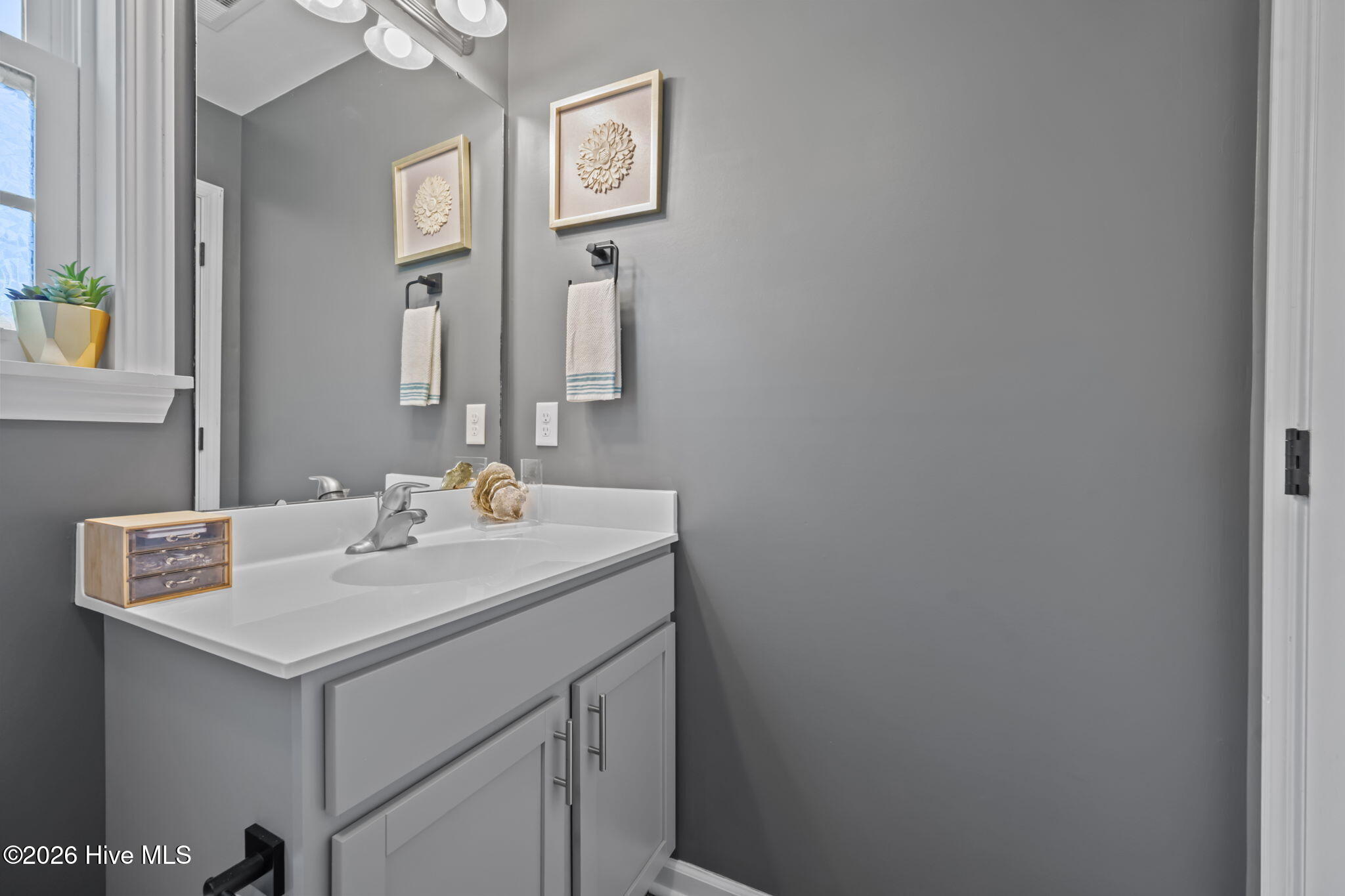 100567197 | Photo 32