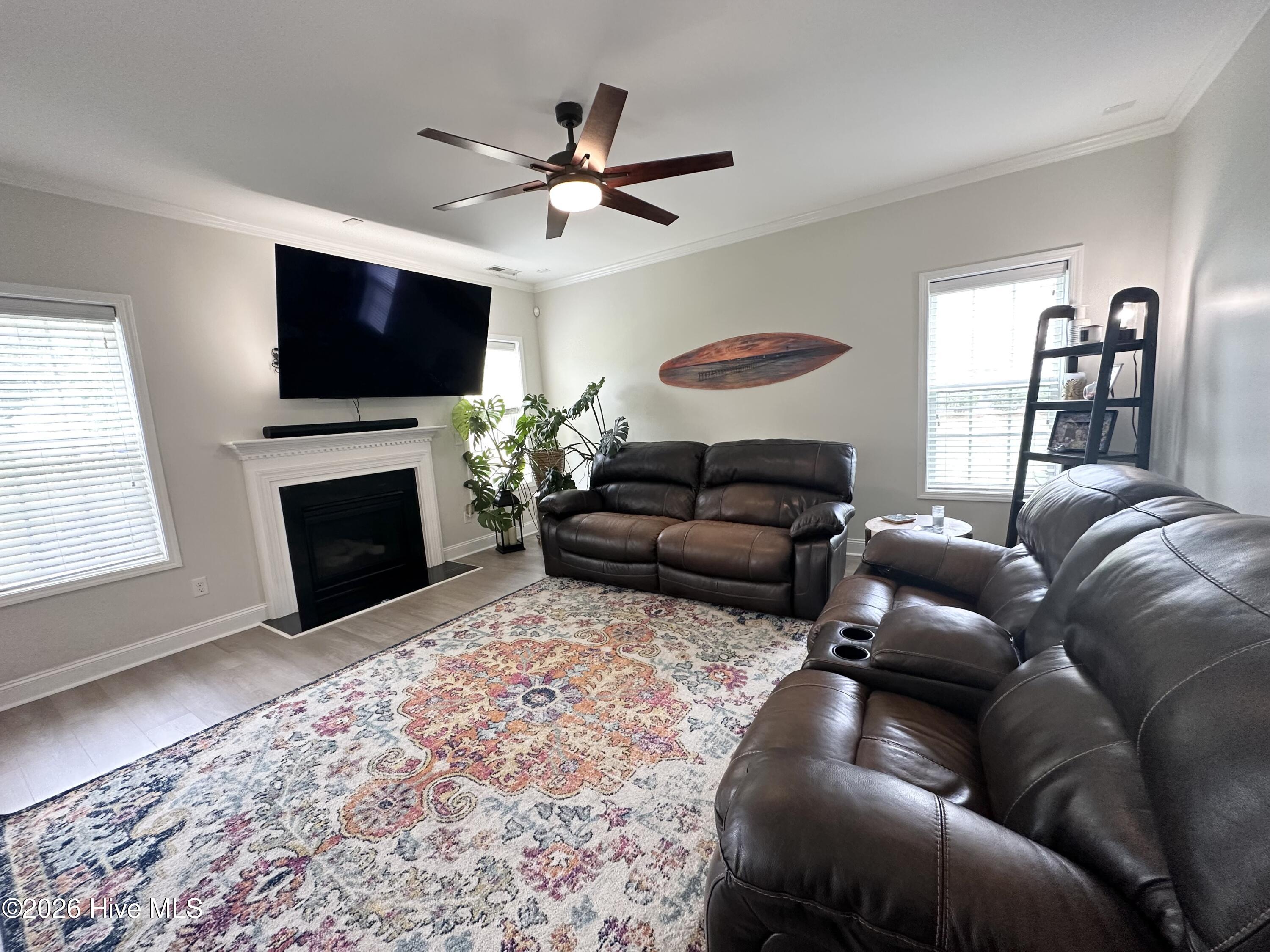 100563138 | Photo 67