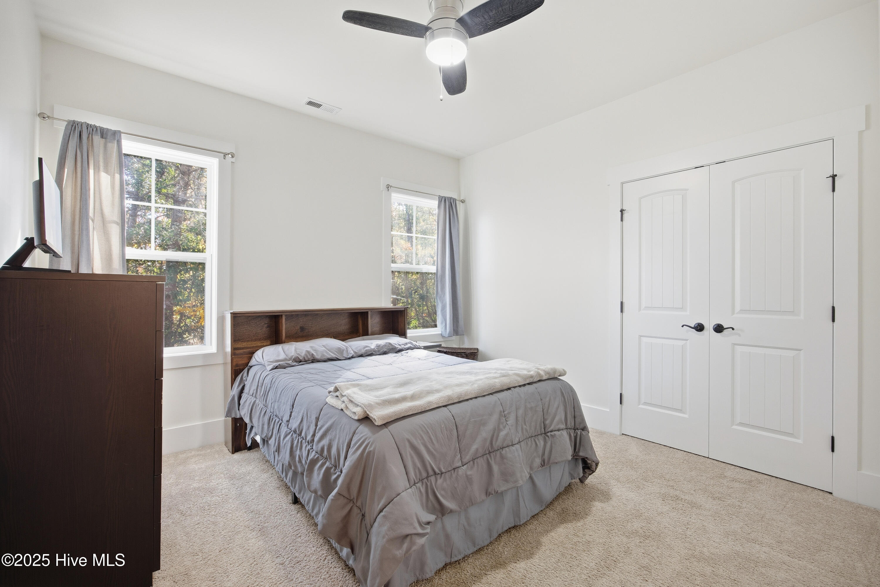 100541588 | Photo 30