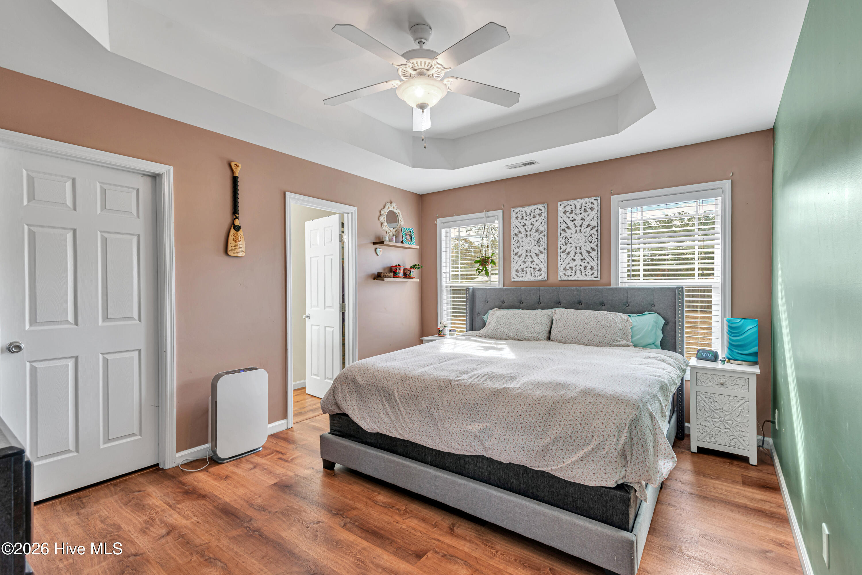 100558524 | Photo 27