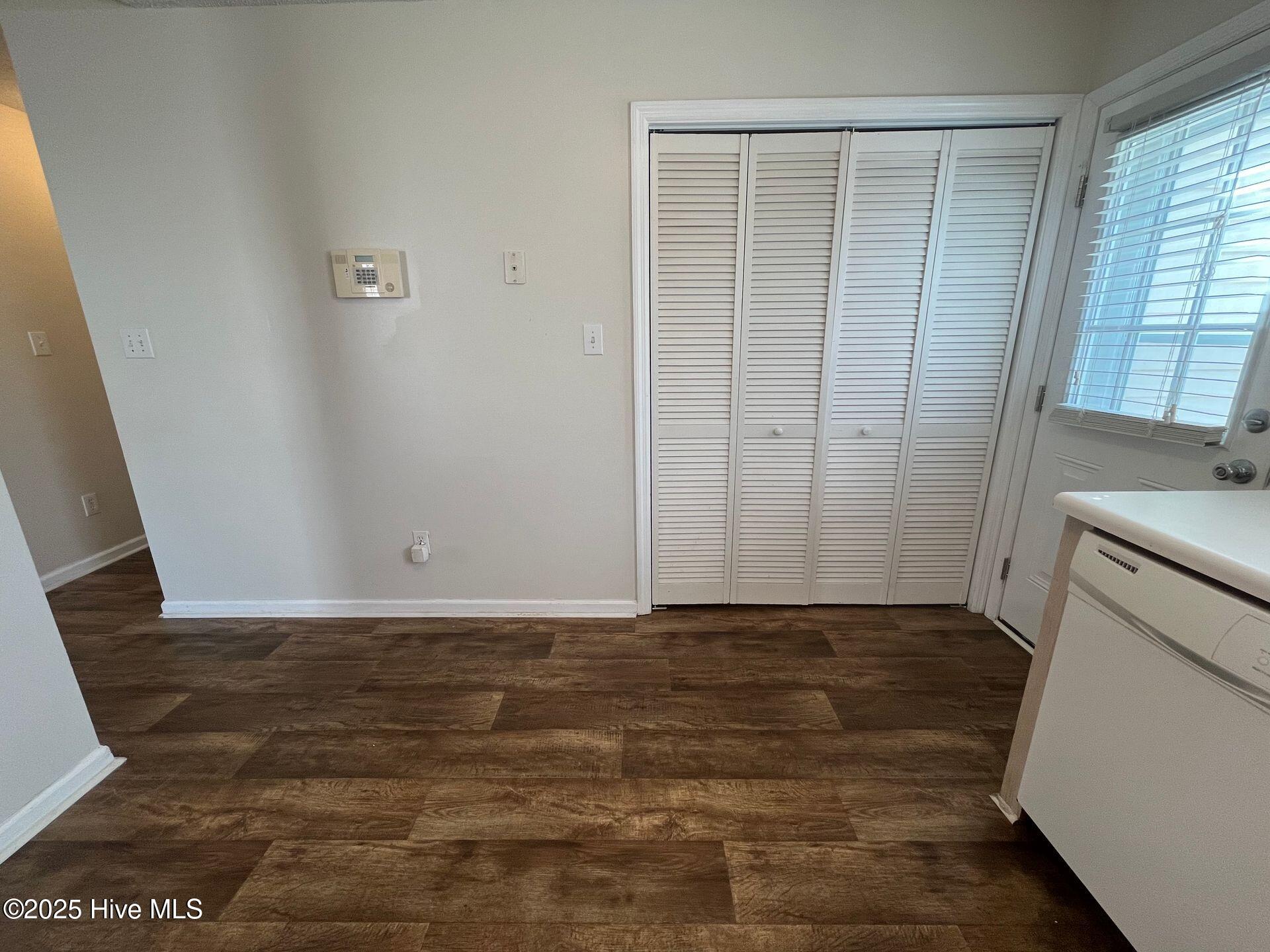 100569102 | Photo 17