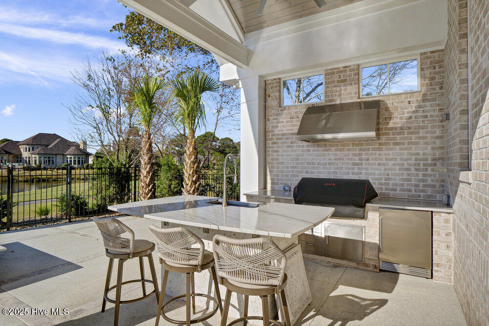 100438383 | Photo 30