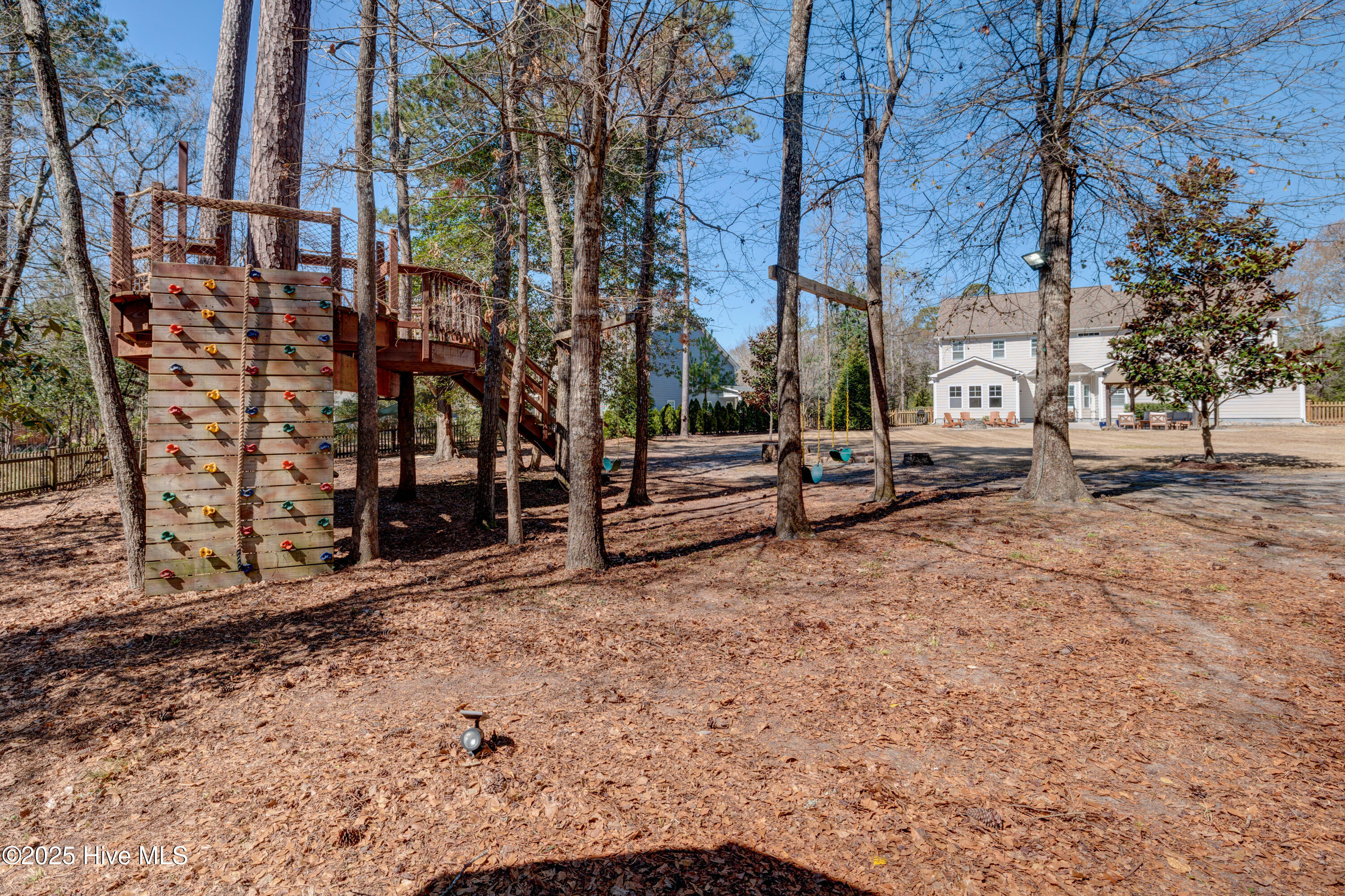 100496540 | Photo 75