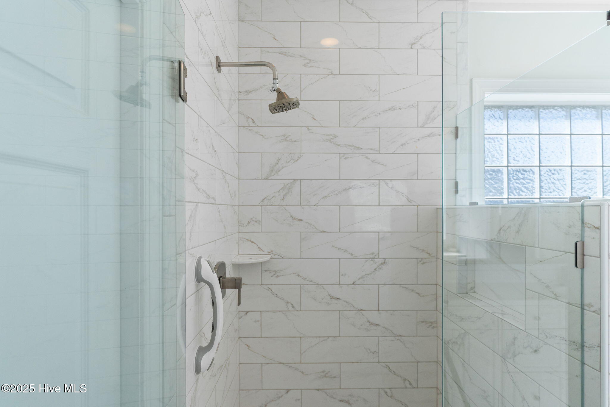 100538091 | Photo 42