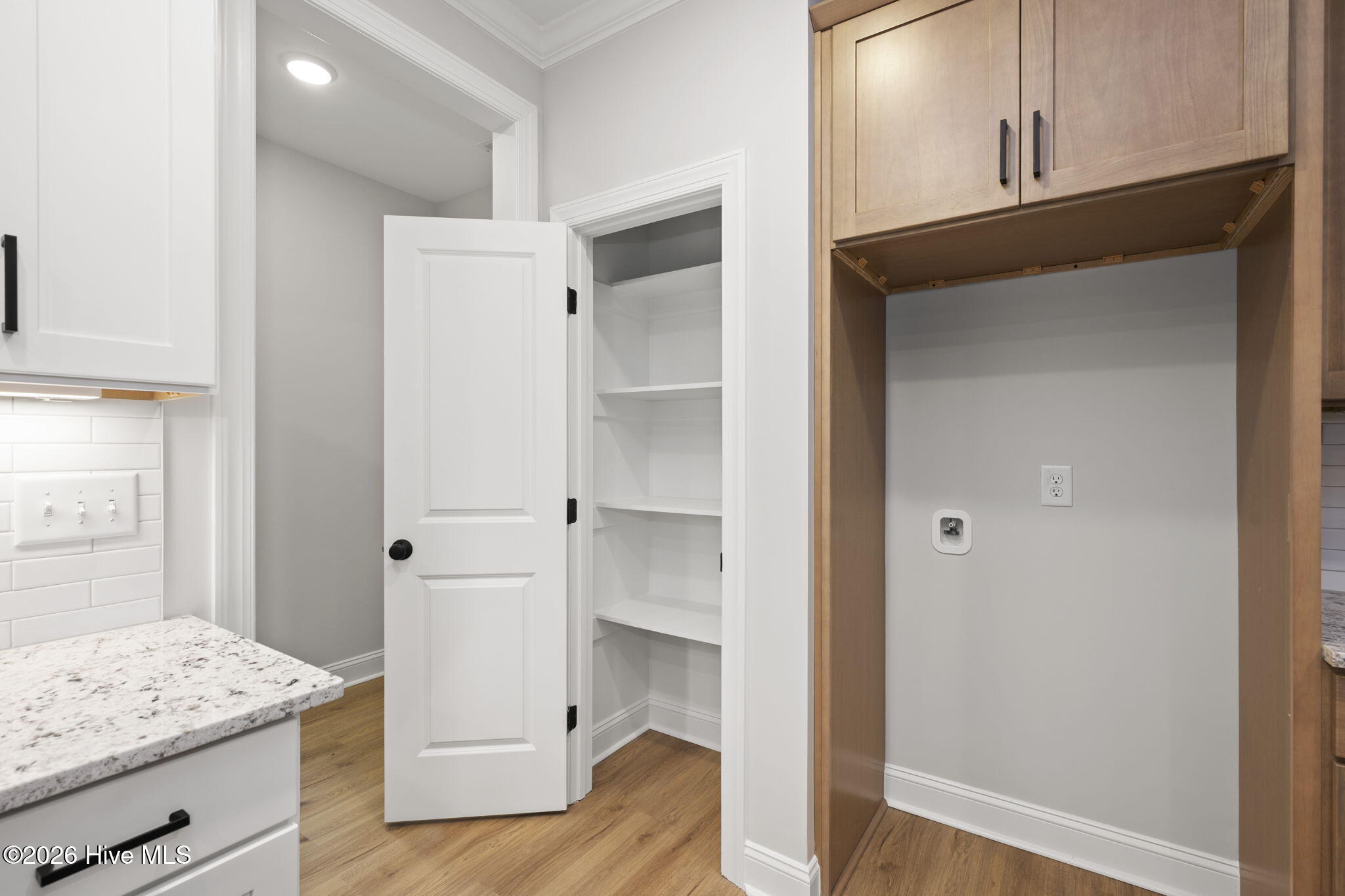 100516022 | Photo 26