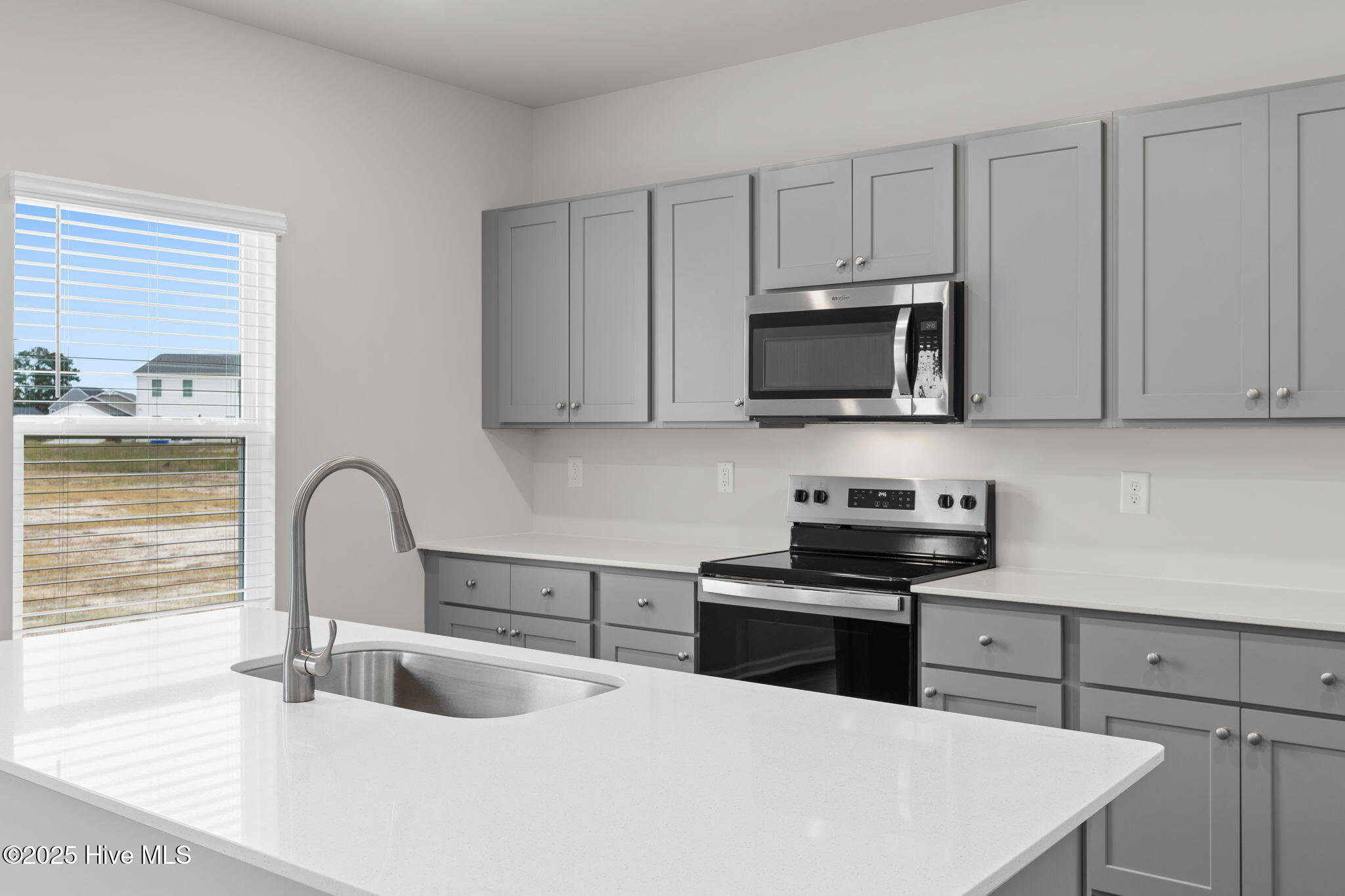 100507185 | Photo 40