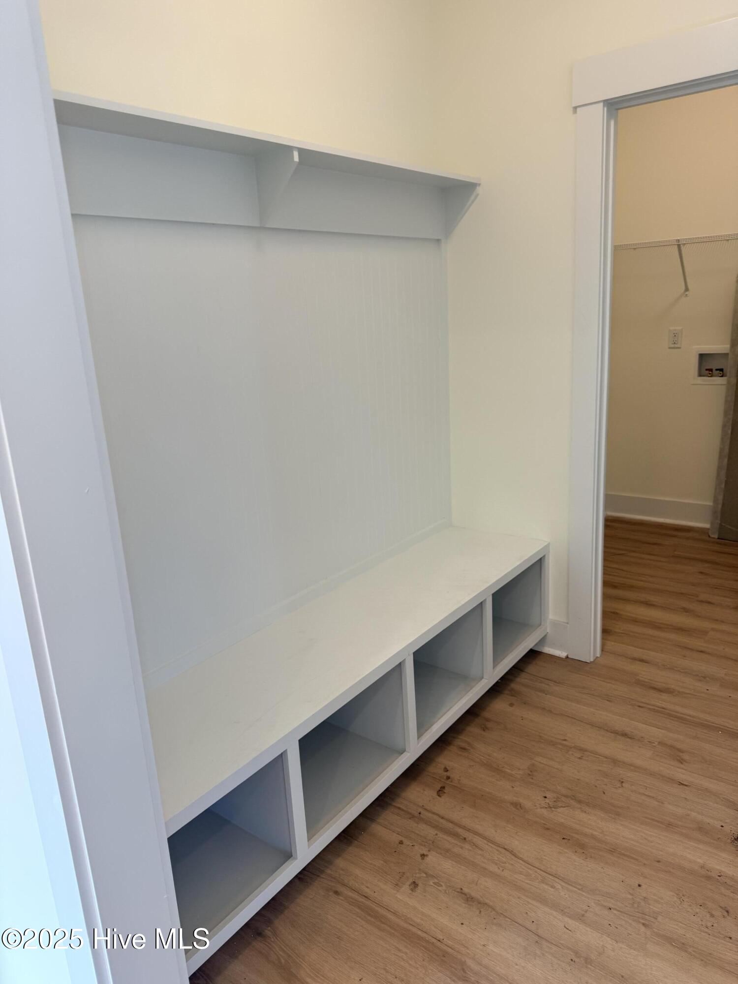 100543905 | Photo 14