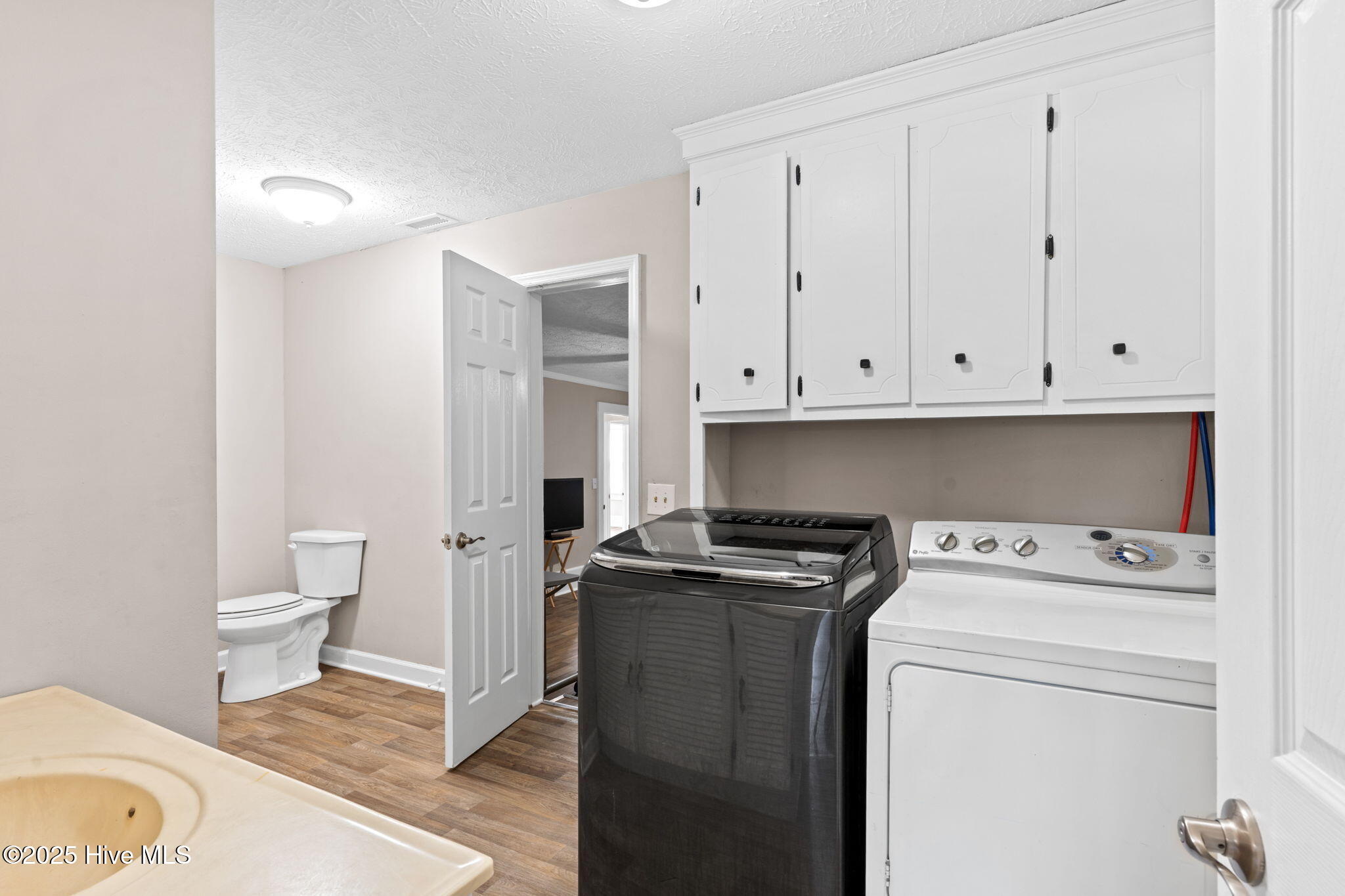 100527355 | Photo 31