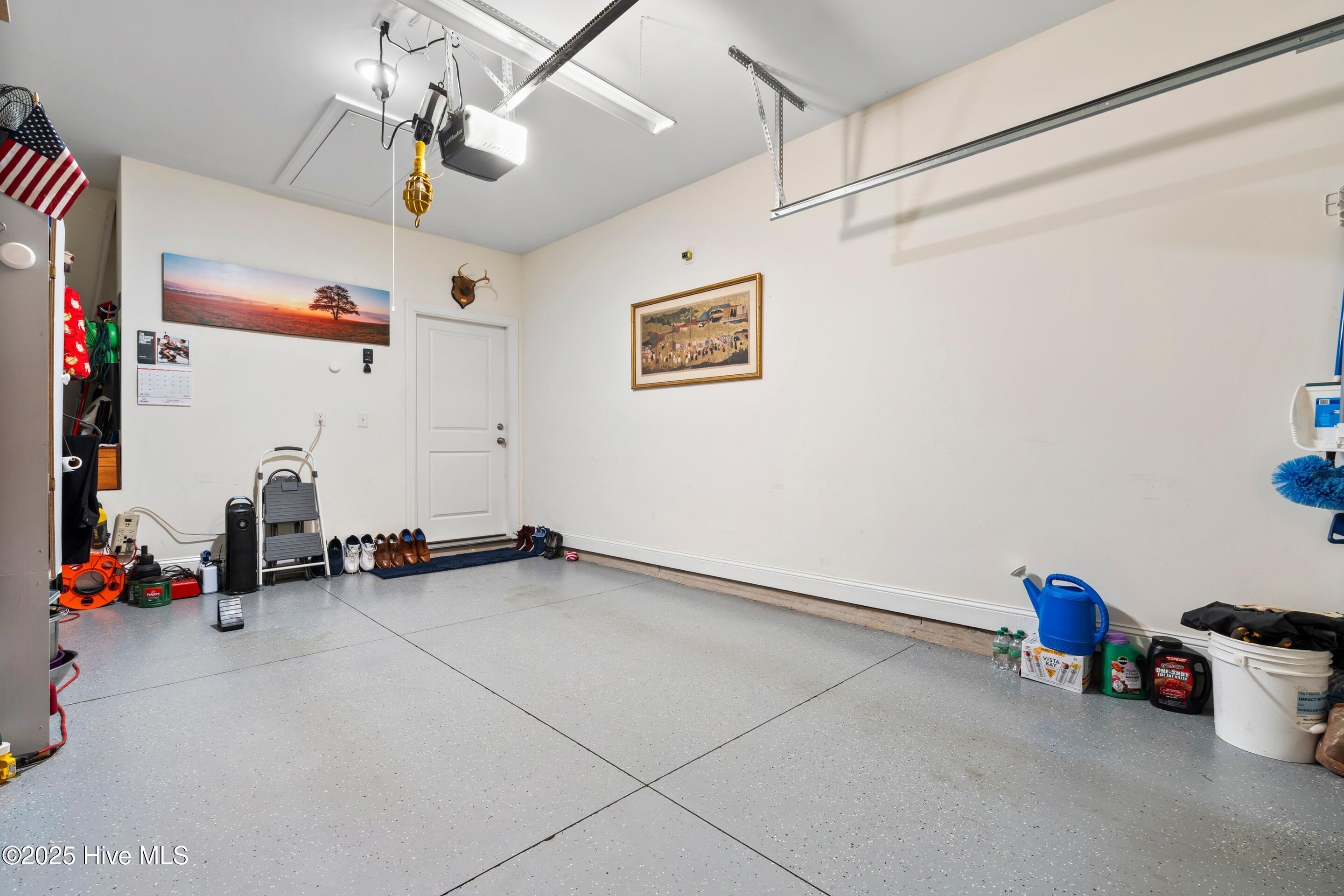 100512963 | Photo 38