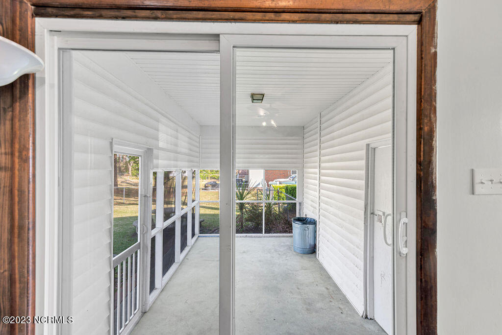 100550448 | Photo 15