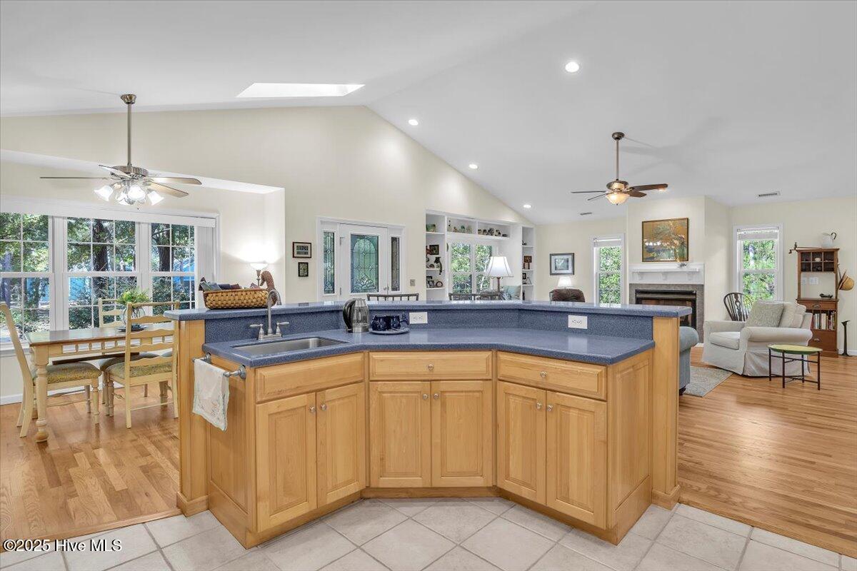 100536639 | Photo 22