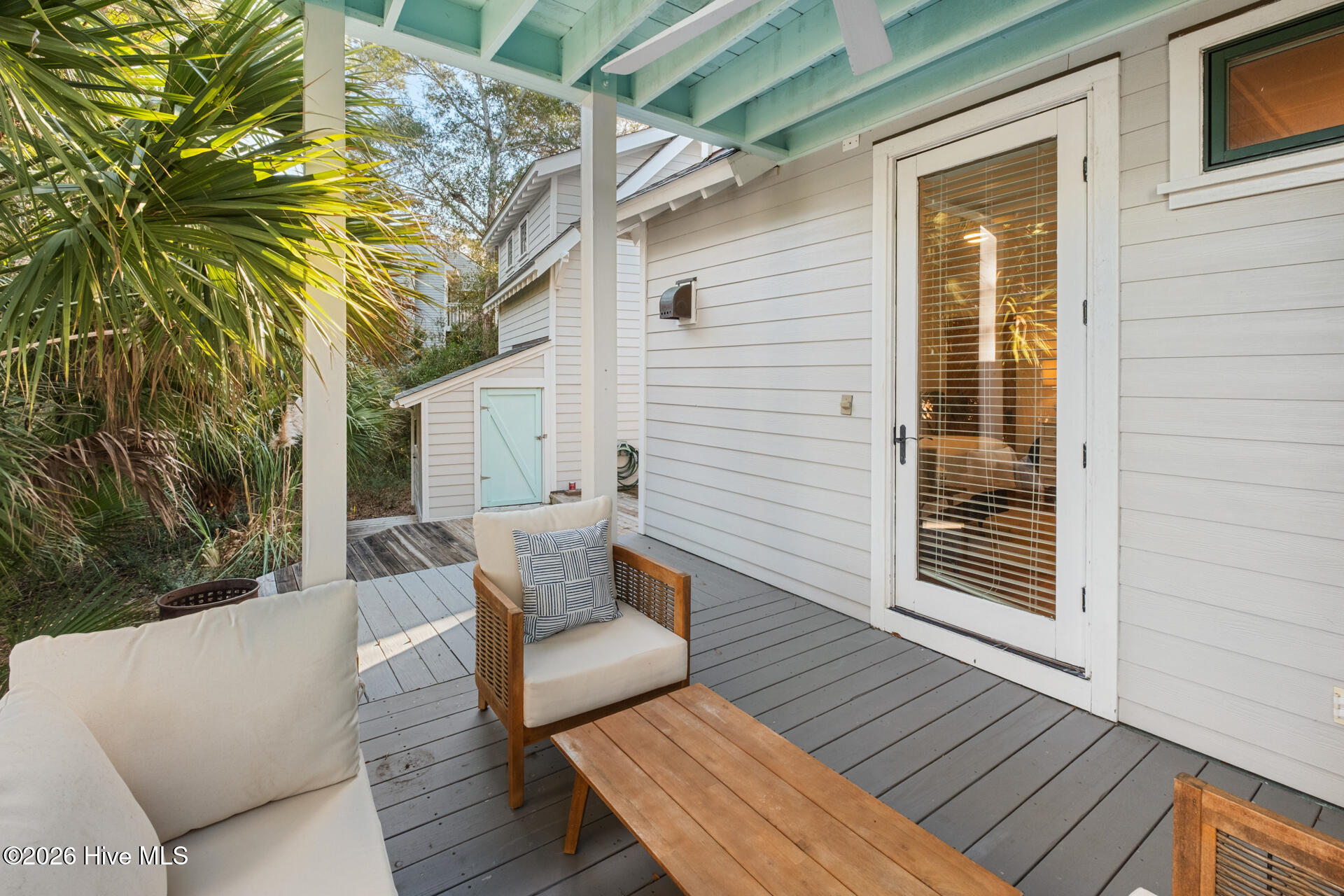 100560267 | Photo 47