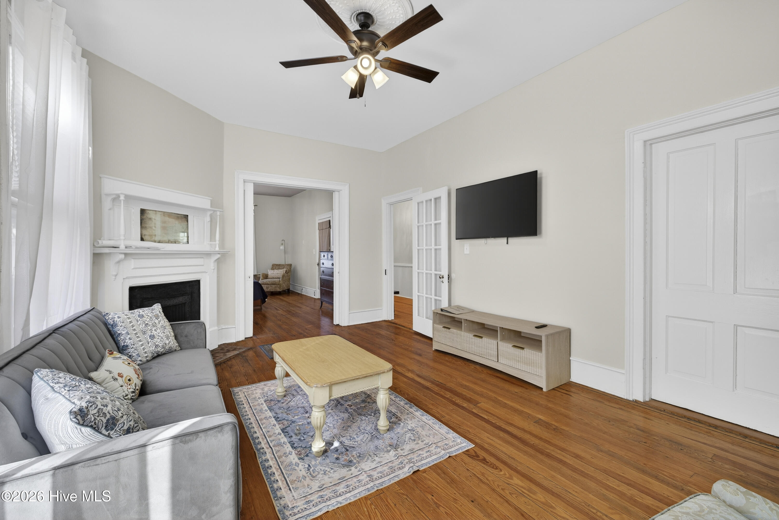 100555713 | Photo 12