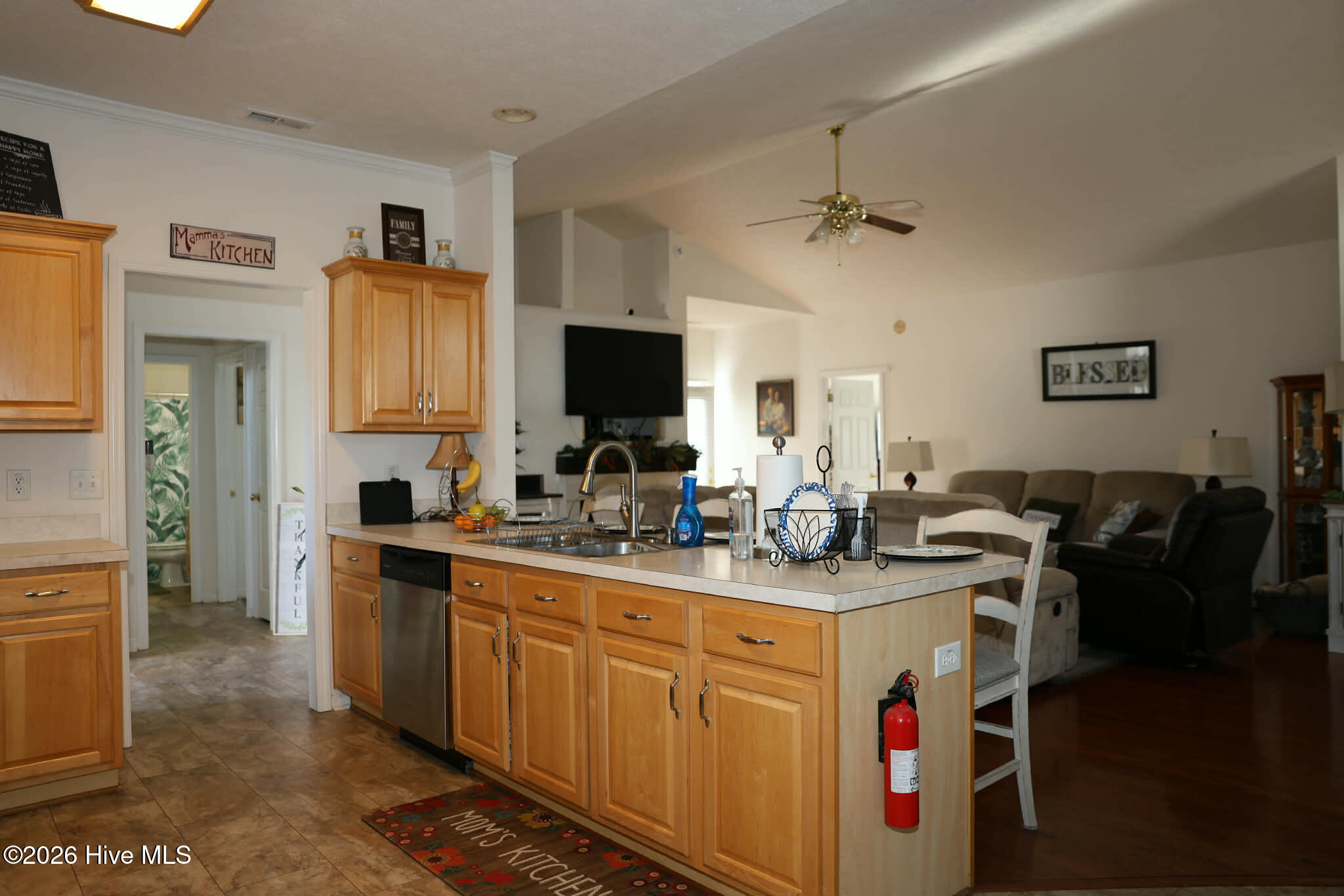 100548456 | Photo 23