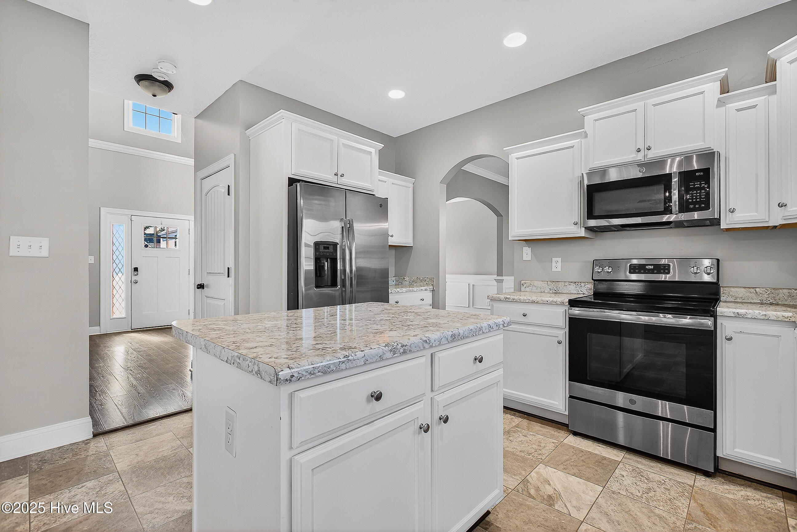 100541345 | Photo 13