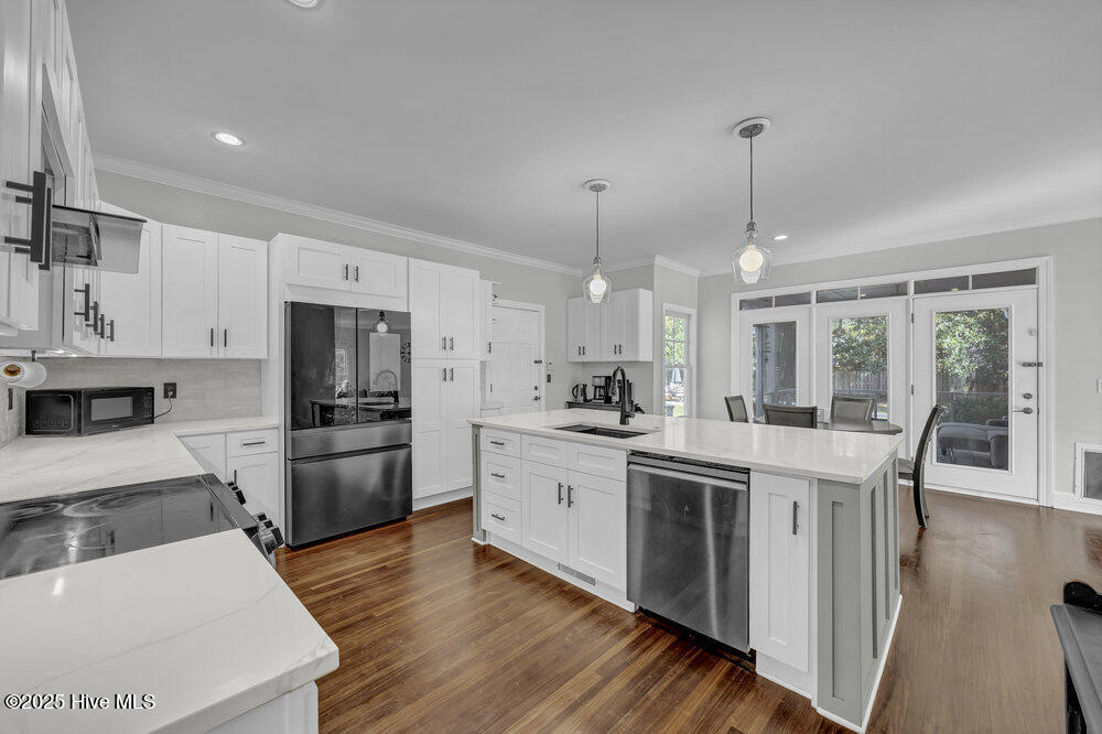 100543426 | Photo 10