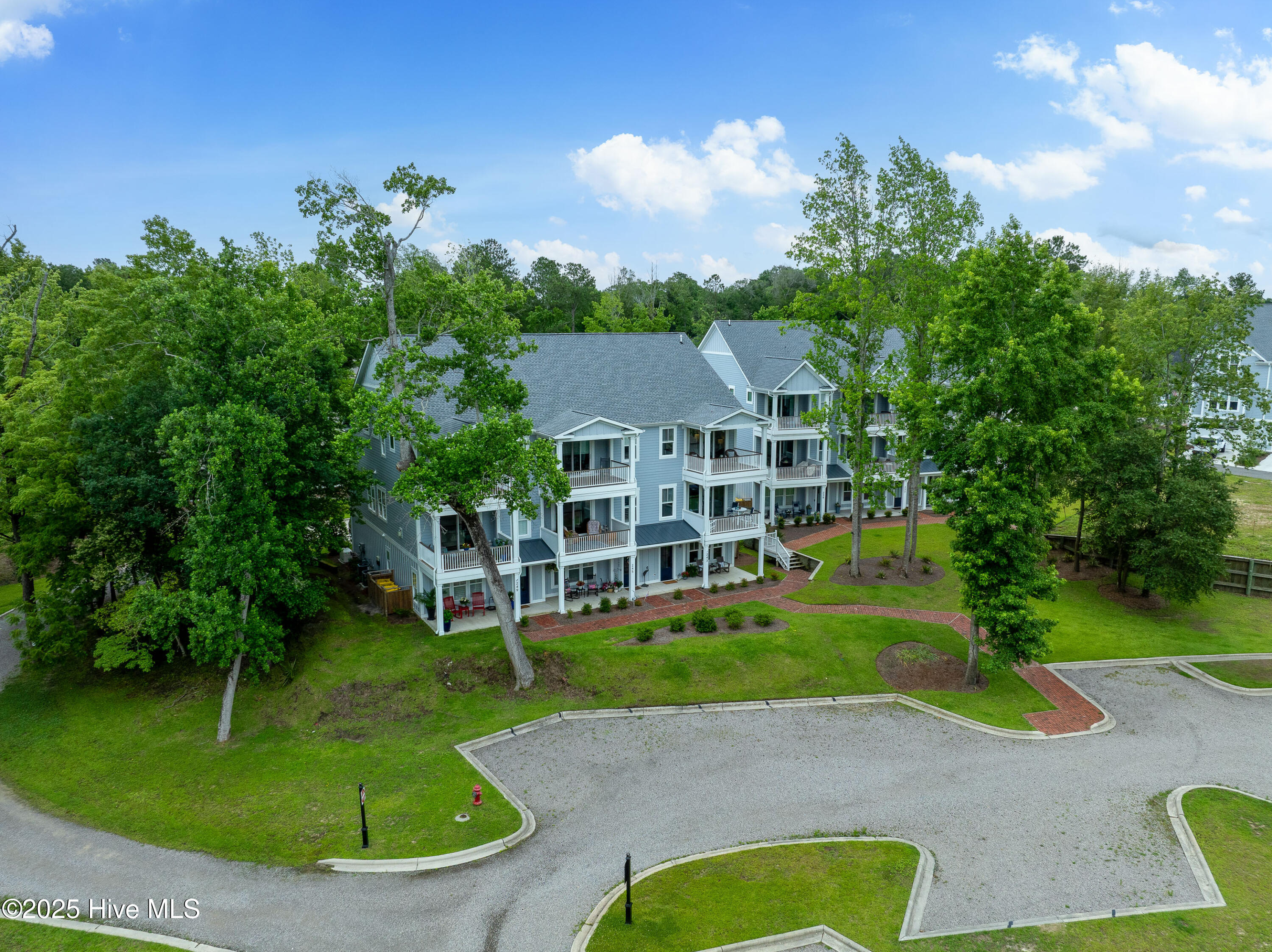 100547511 | Photo 57