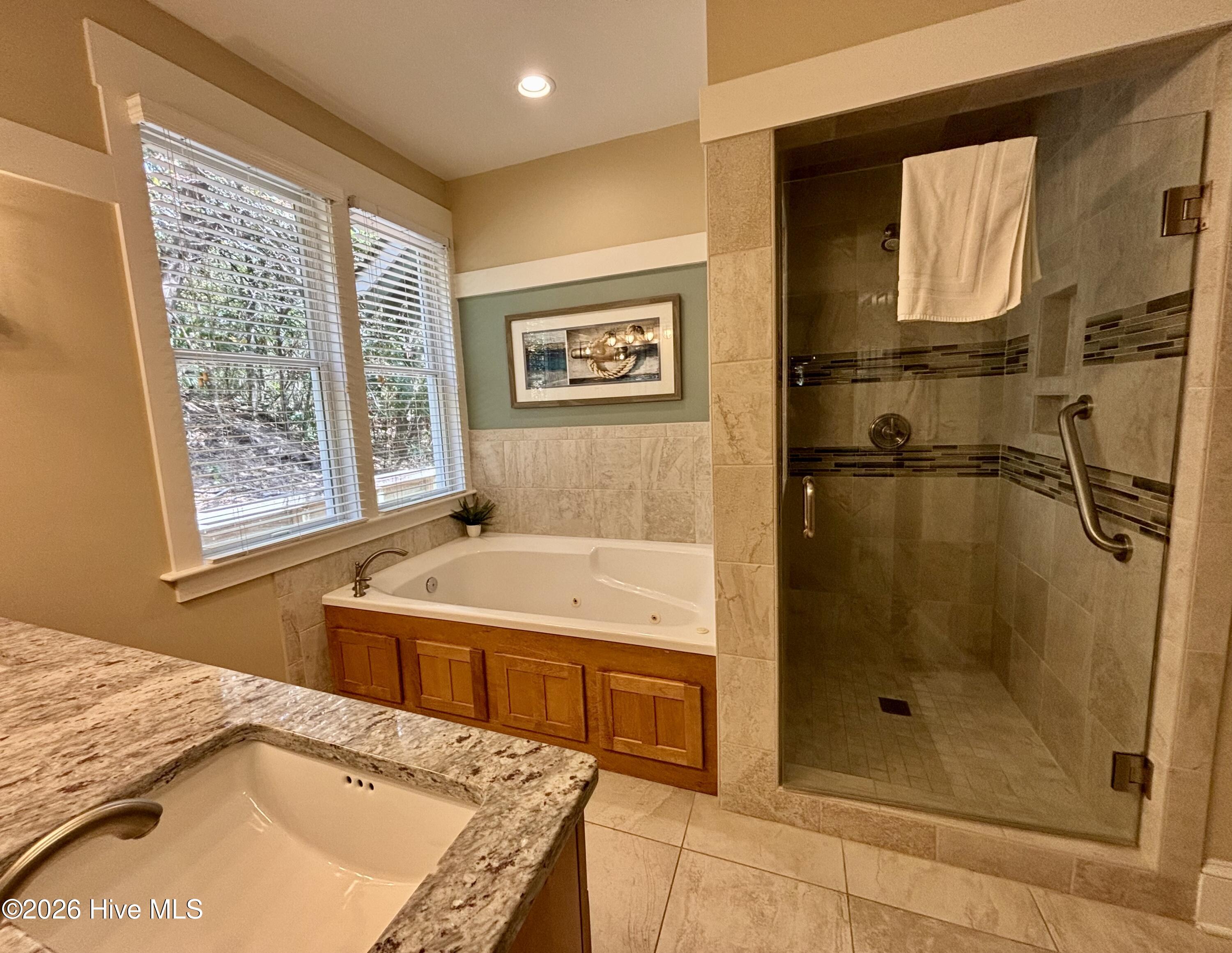 100566073 | Photo 14