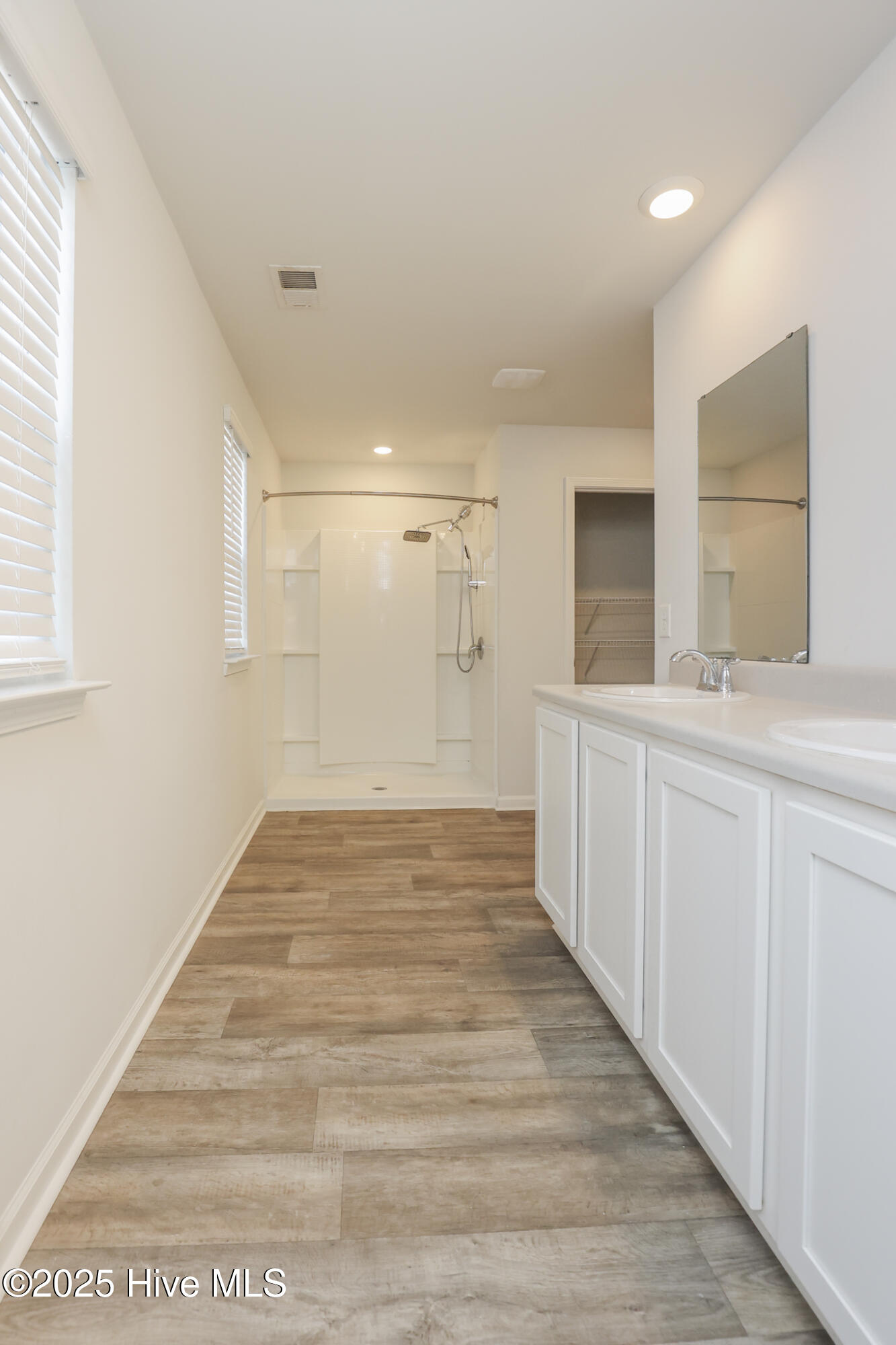 100537464 | Photo 19