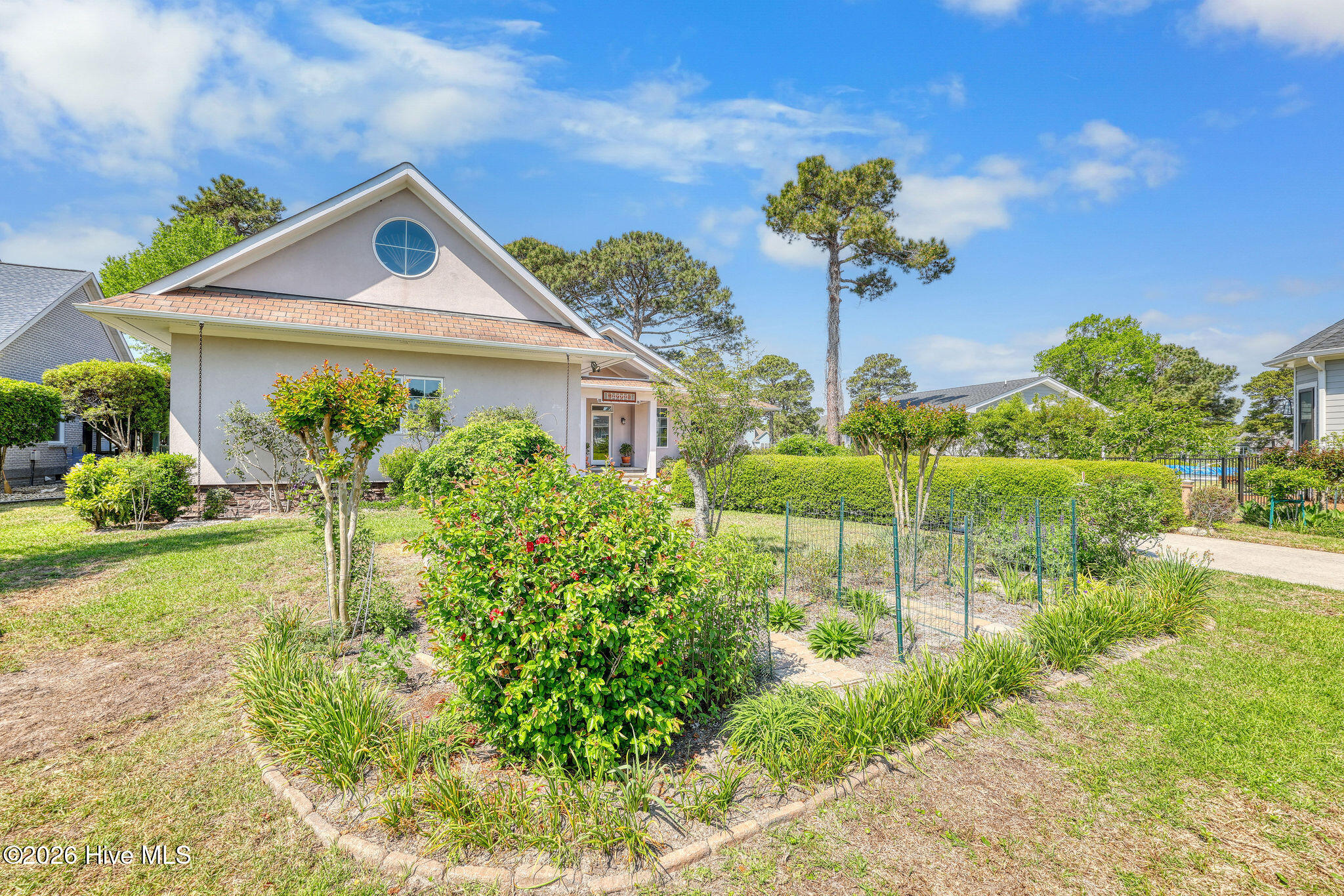 100569152 | Photo 54