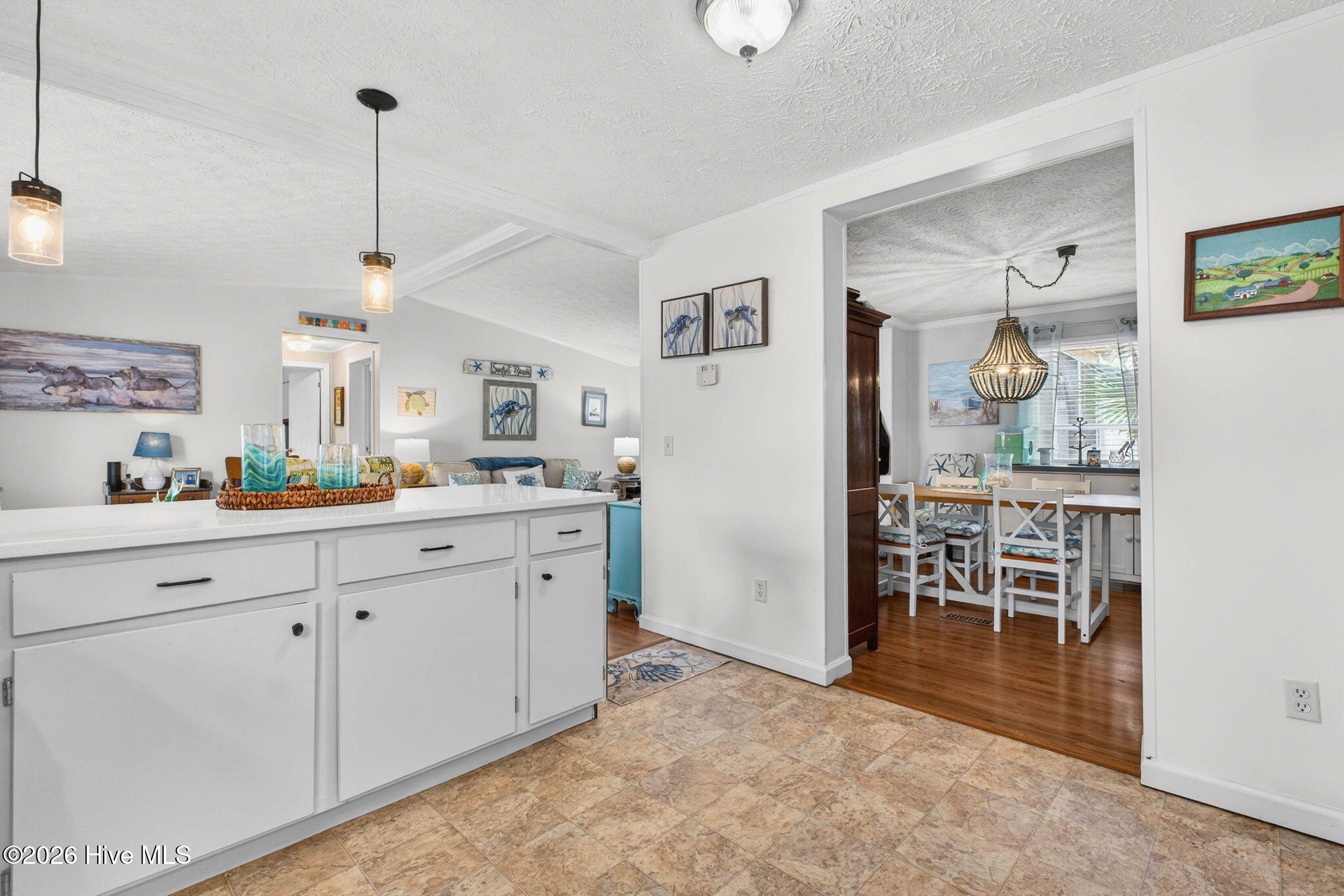 100557297 | Photo 24