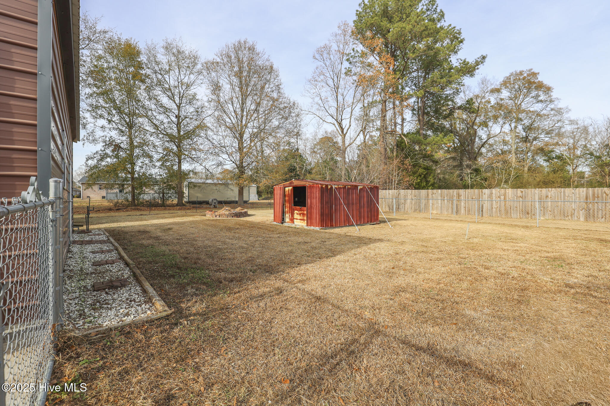 100553205 | Photo 41