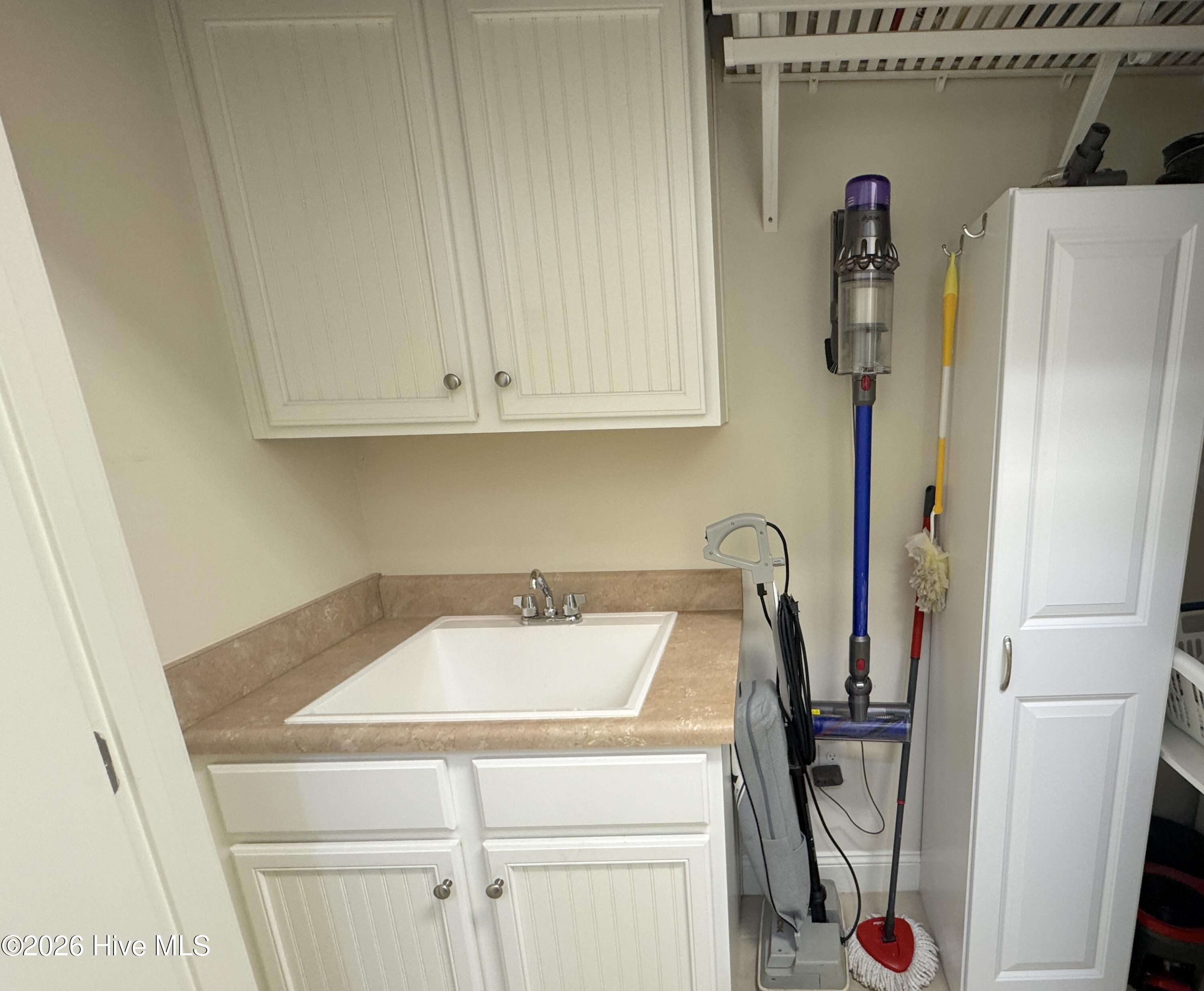 100564015 | Photo 34