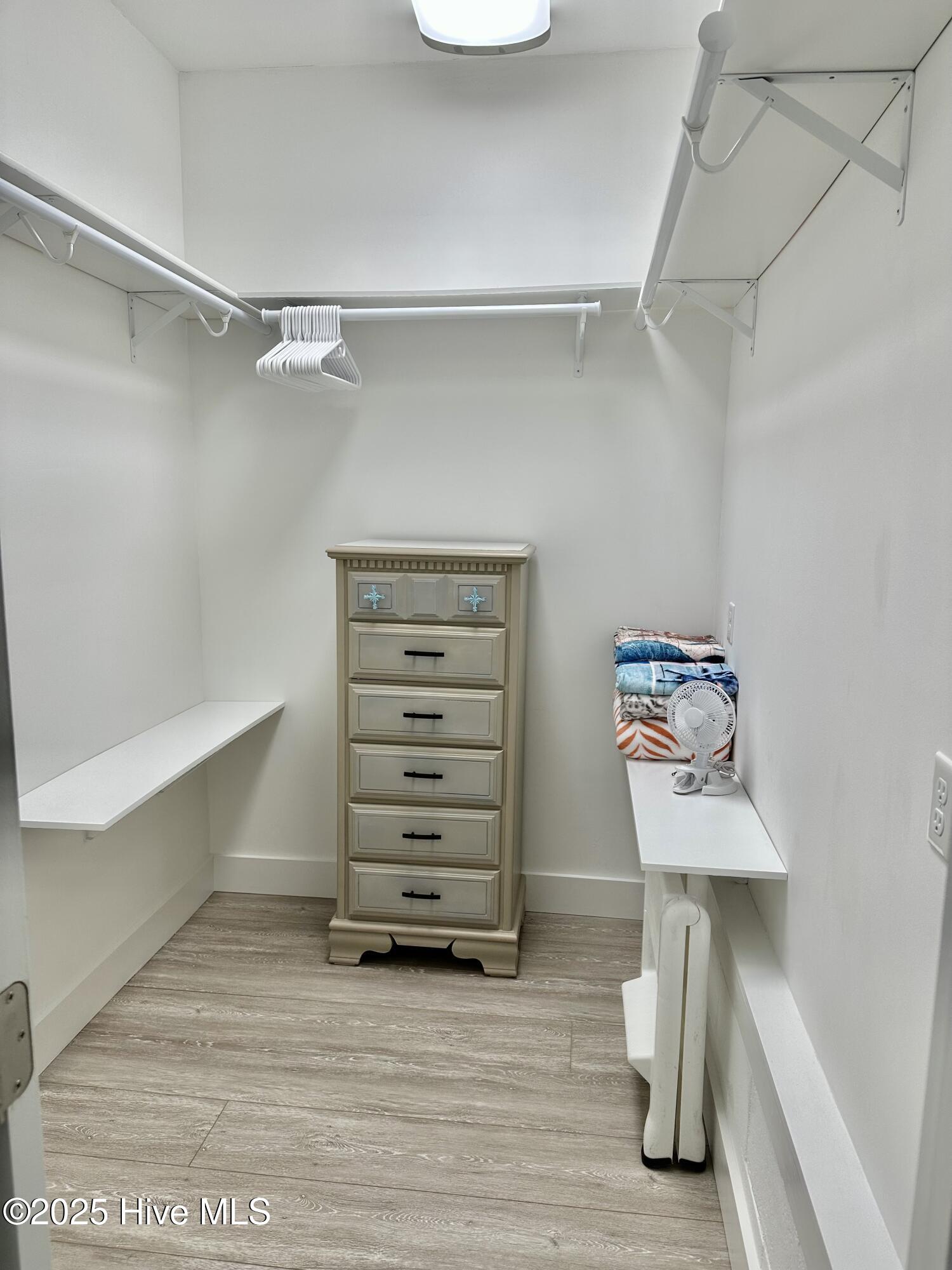 100559925 | Photo 49