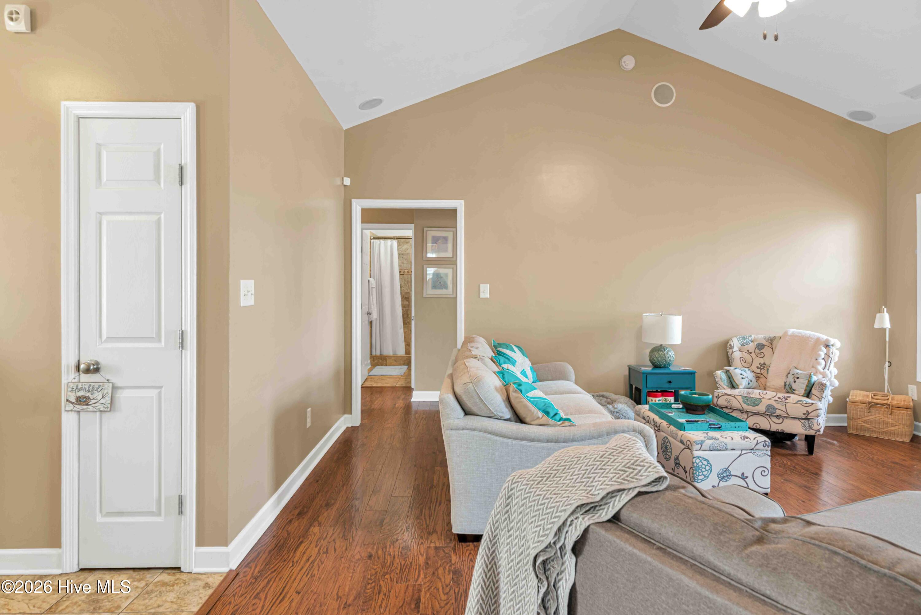 100557522 | Photo 22