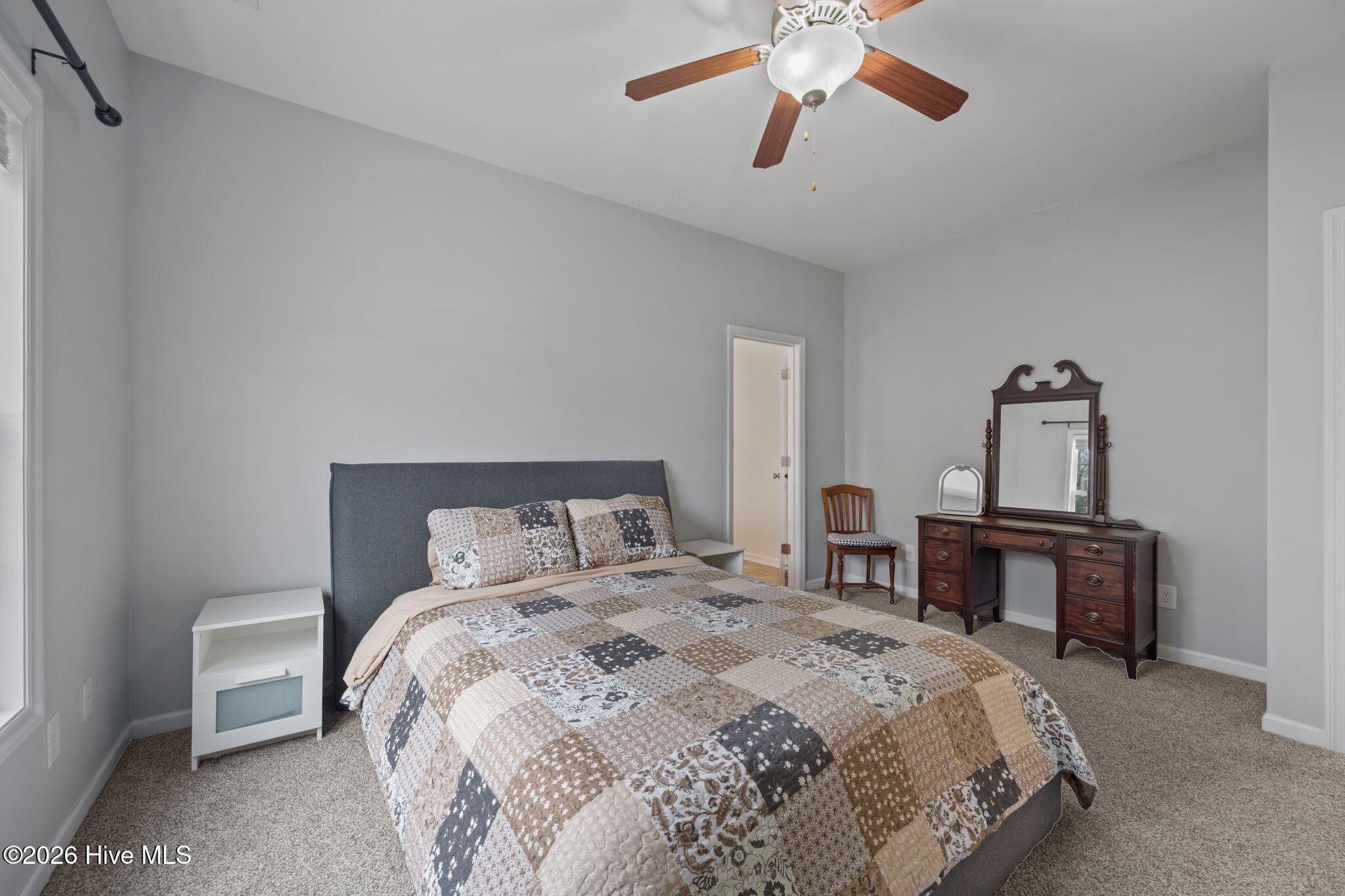 100565561 | Photo 26