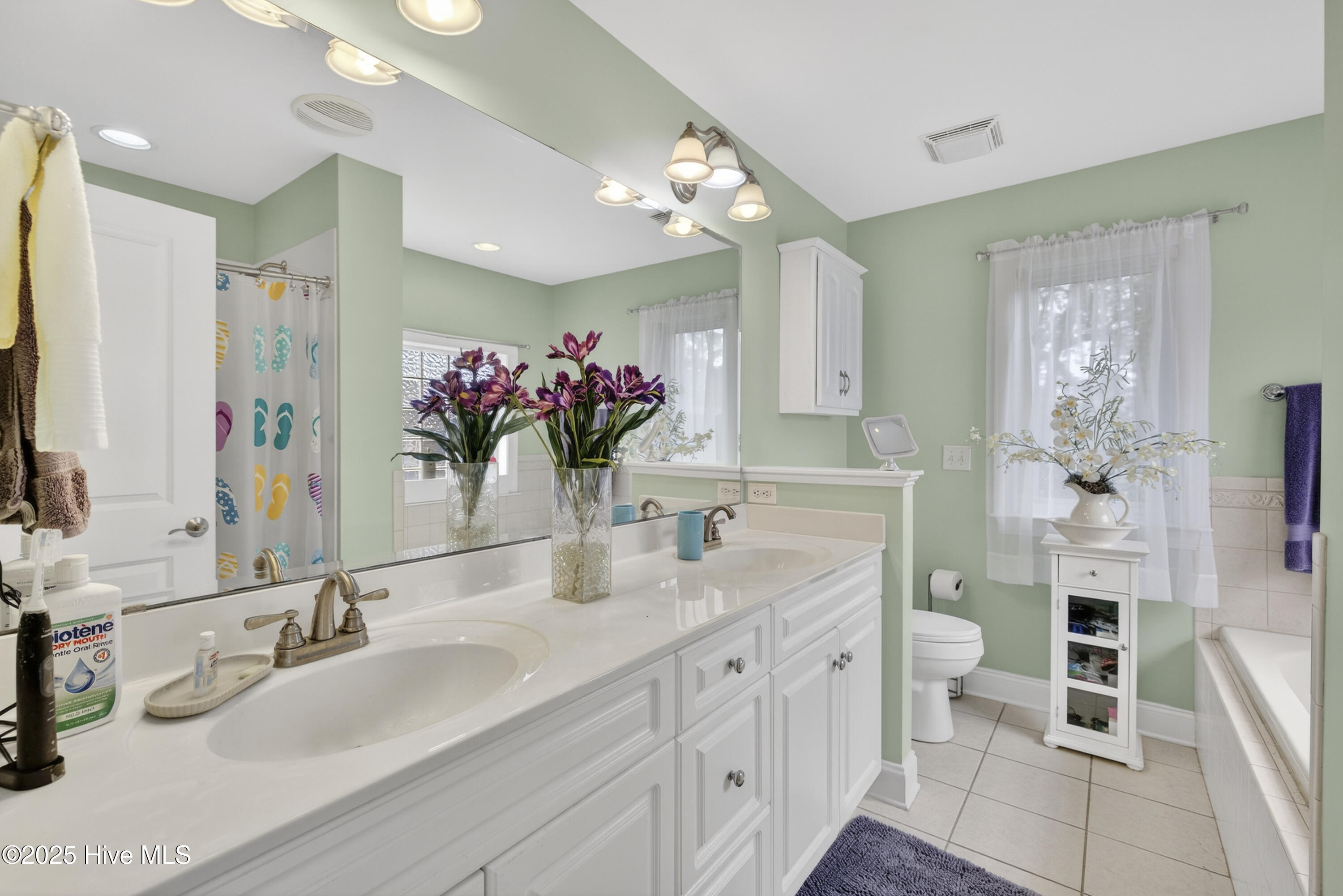 100543766 | Photo 14