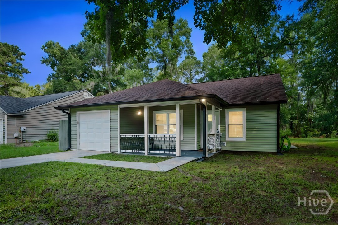 Photo 2 of Single family home for sale at 18 E White Hawthorne Dr, Savannah, GA 31419 | MLS# SA359250 | Listing updated on 2026-09-16