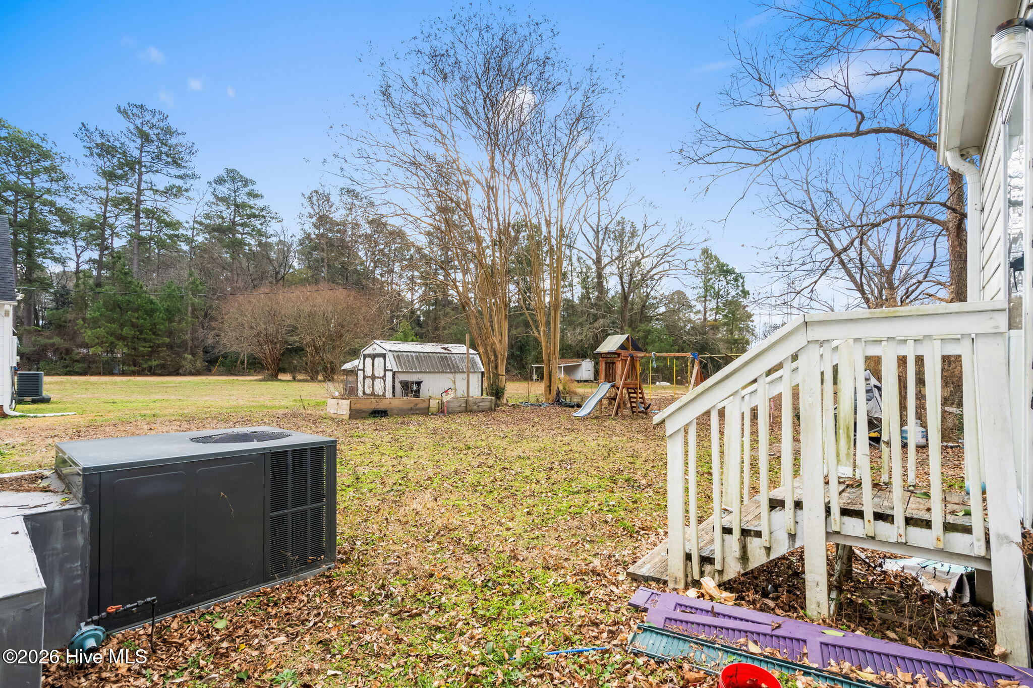 100549588 | Photo 23