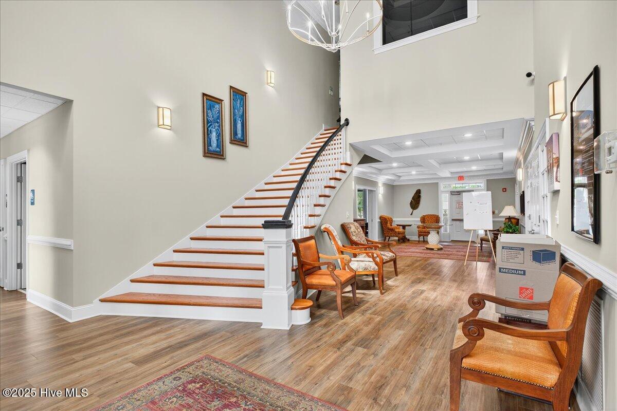 100534230 | Photo 54