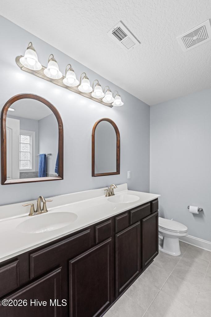 100560376 | Photo 37