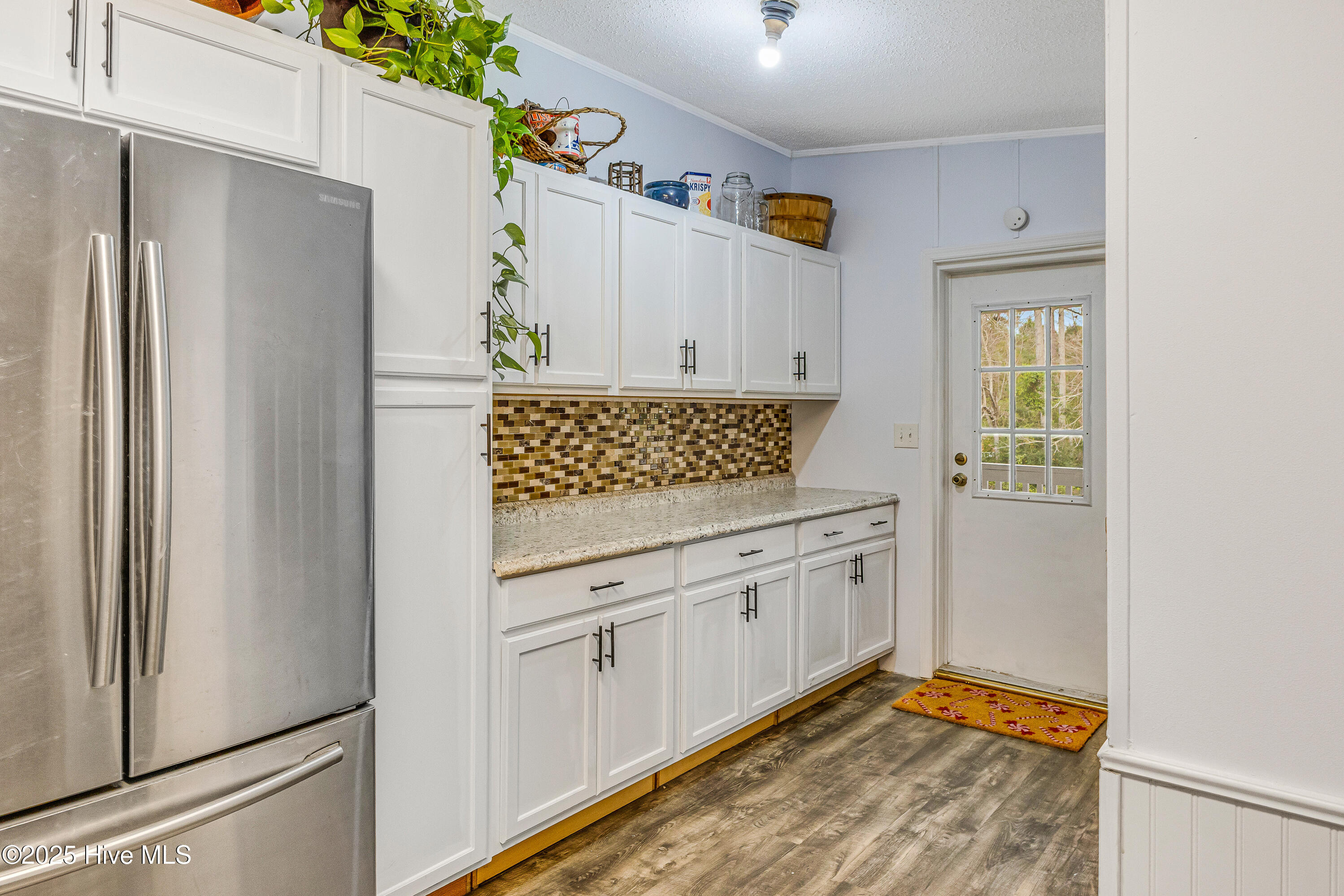 100543830 | Photo 25