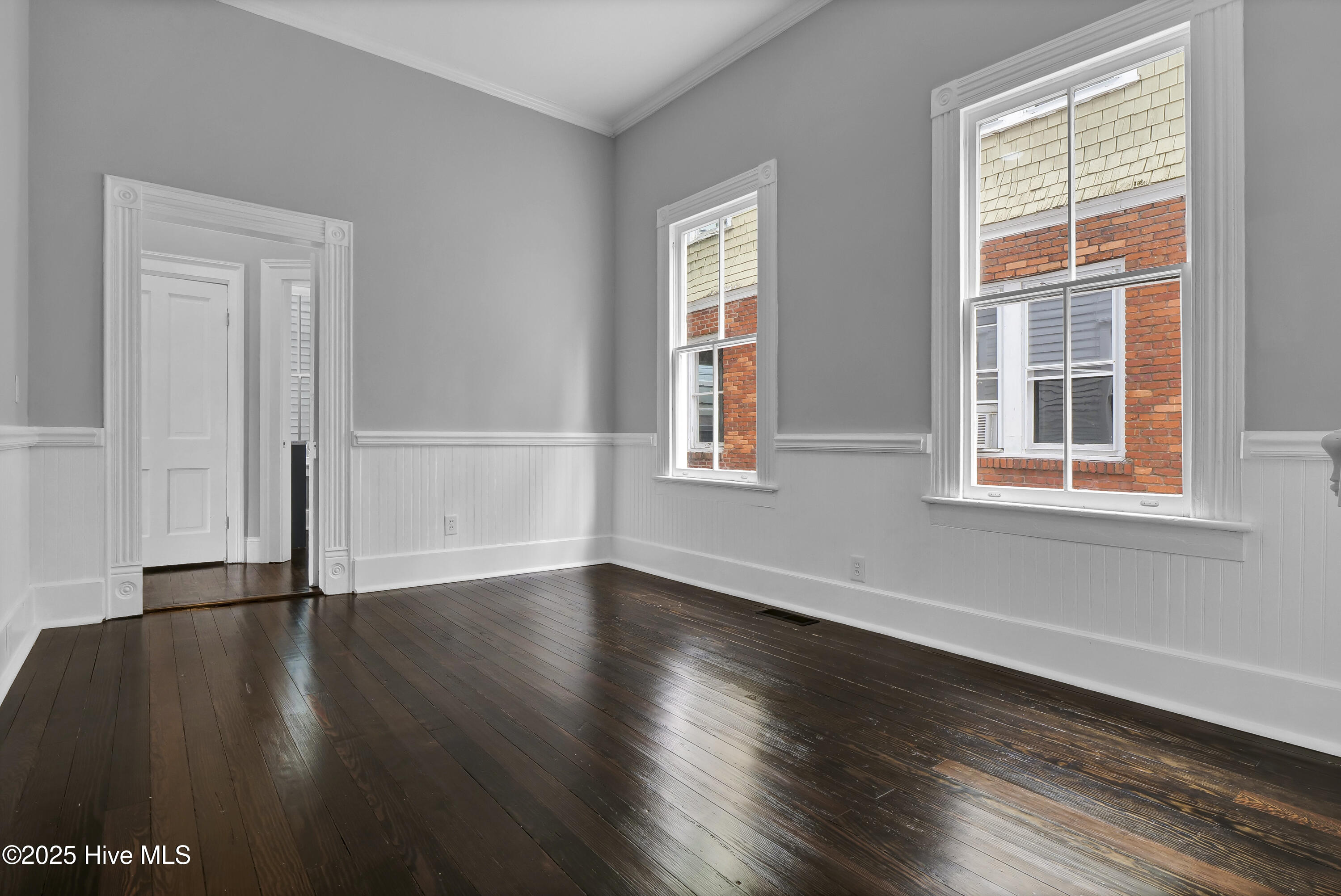 100529895 | Photo 33