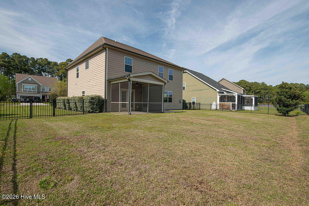 100566464 | Photo 53